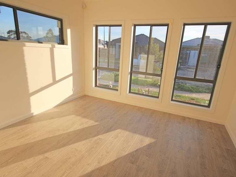 6 Tarrion Rise Craigieburn VIC, Craigieburn - Thumbnail 6