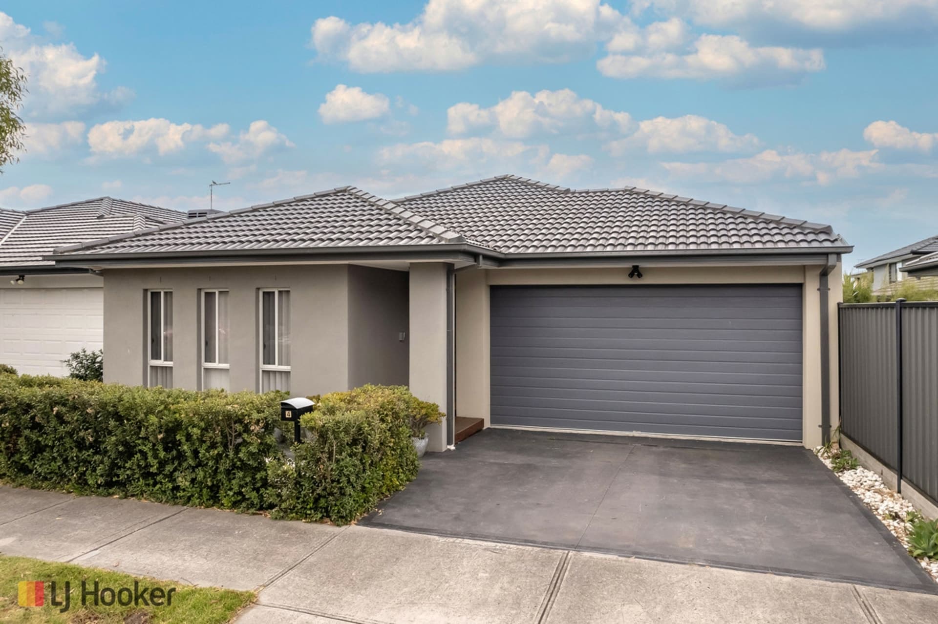 4 Dacite Way Craigieburn VIC, Craigieburn - Thumbnail 2