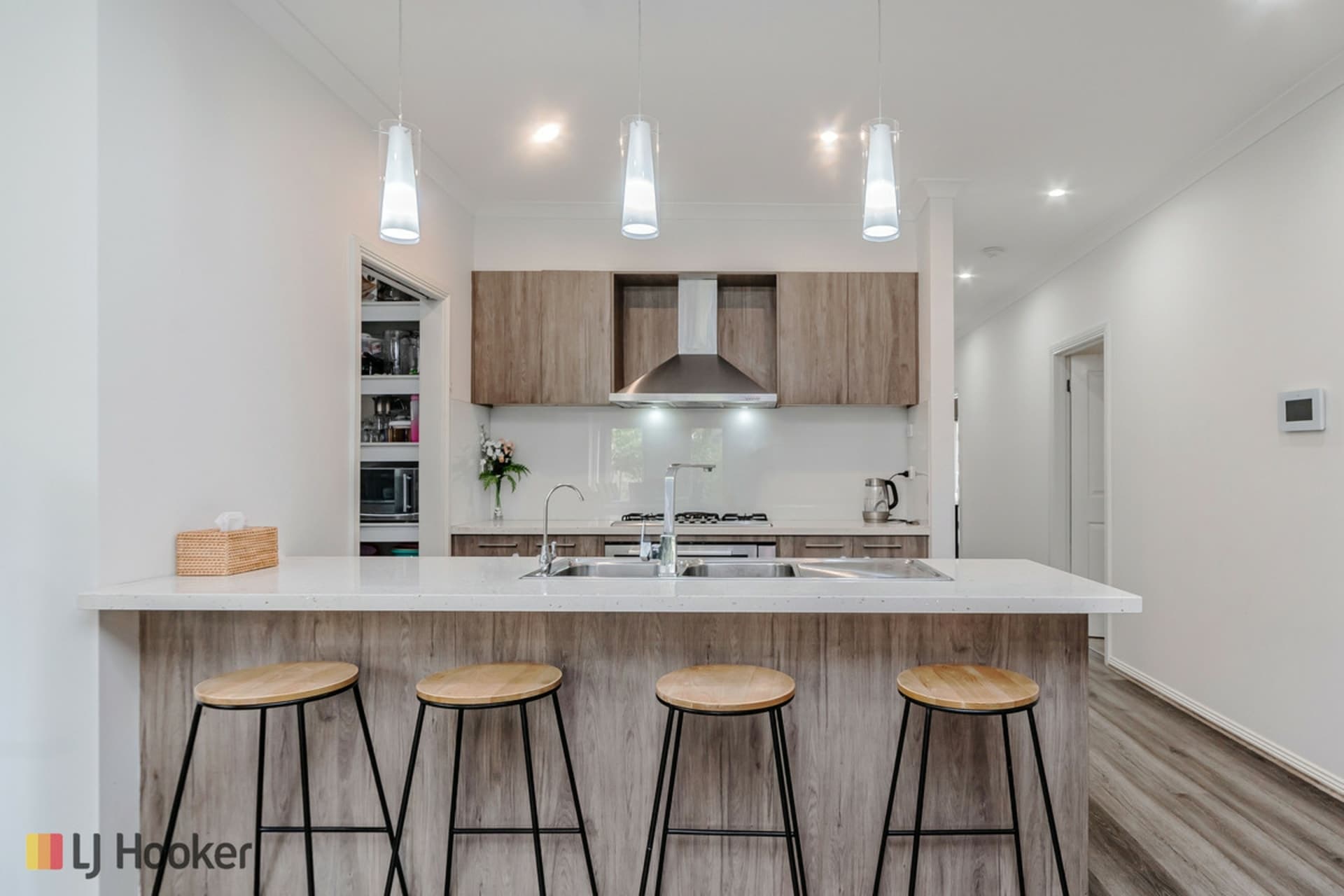 4 Dacite Way Craigieburn VIC, Craigieburn - Thumbnail 3