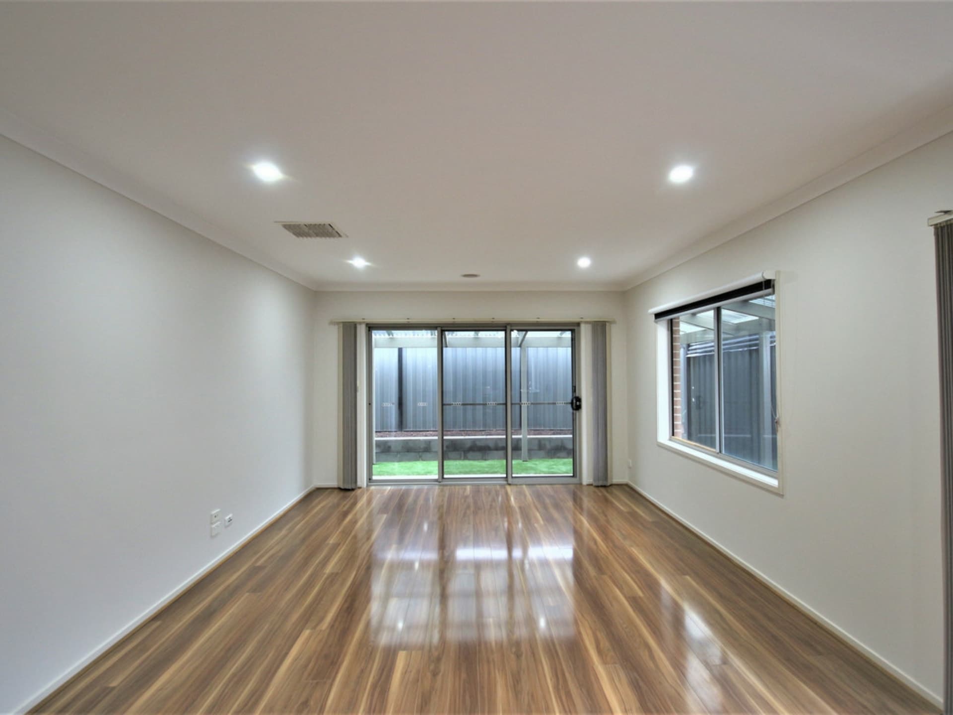 5 Viewside Crescent Craigieburn VIC, Craigieburn - Thumbnail 3