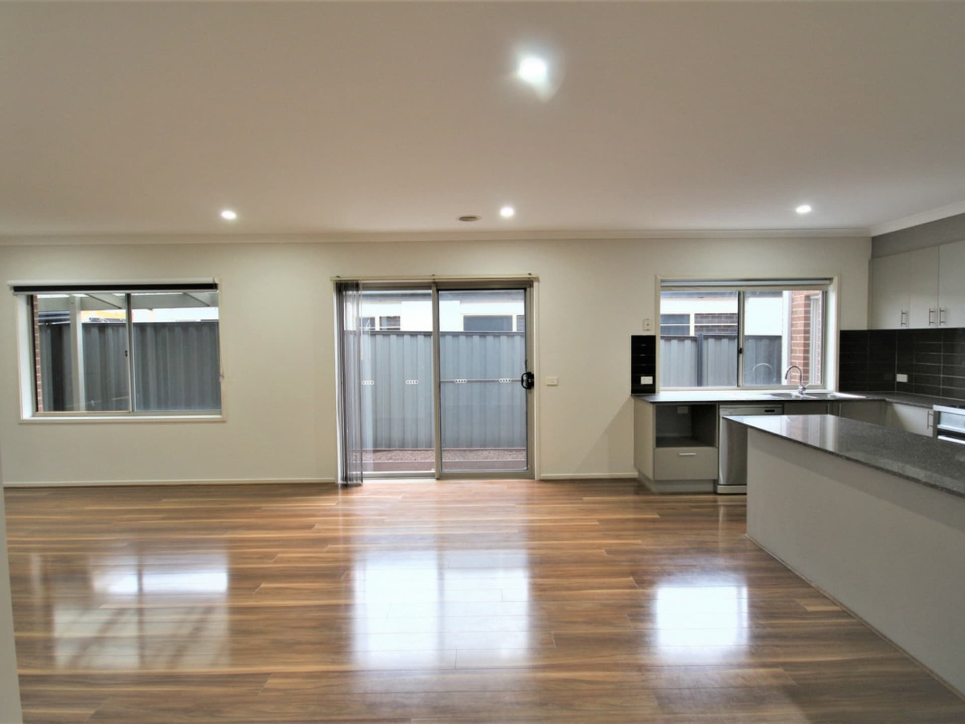 5 Viewside Crescent Craigieburn VIC, Craigieburn - Thumbnail 4