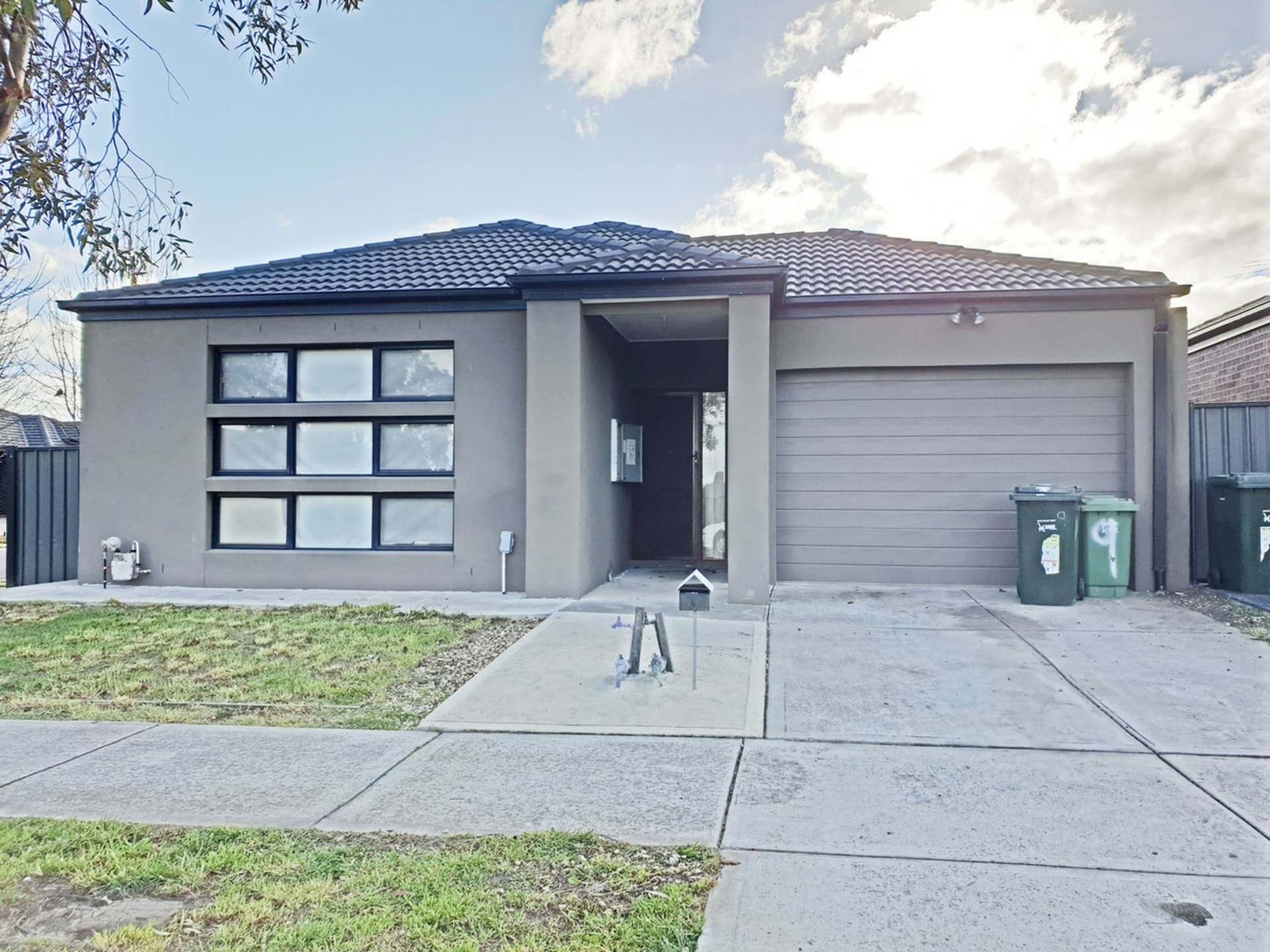 9 Highclere Street Craigieburn VIC, Craigieburn - Image 1