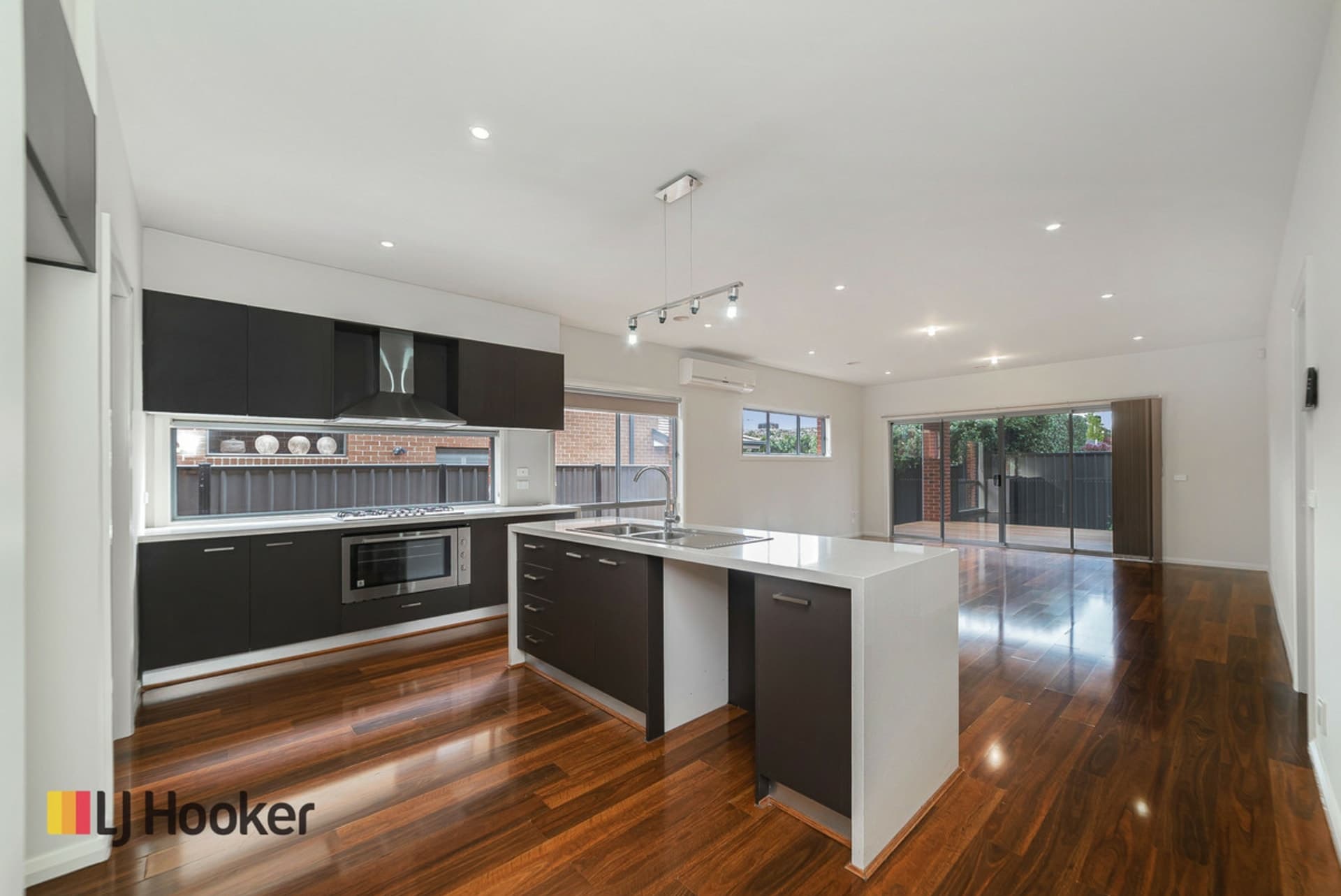 23 Baronial Way Craigieburn VIC, Craigieburn - Thumbnail 4