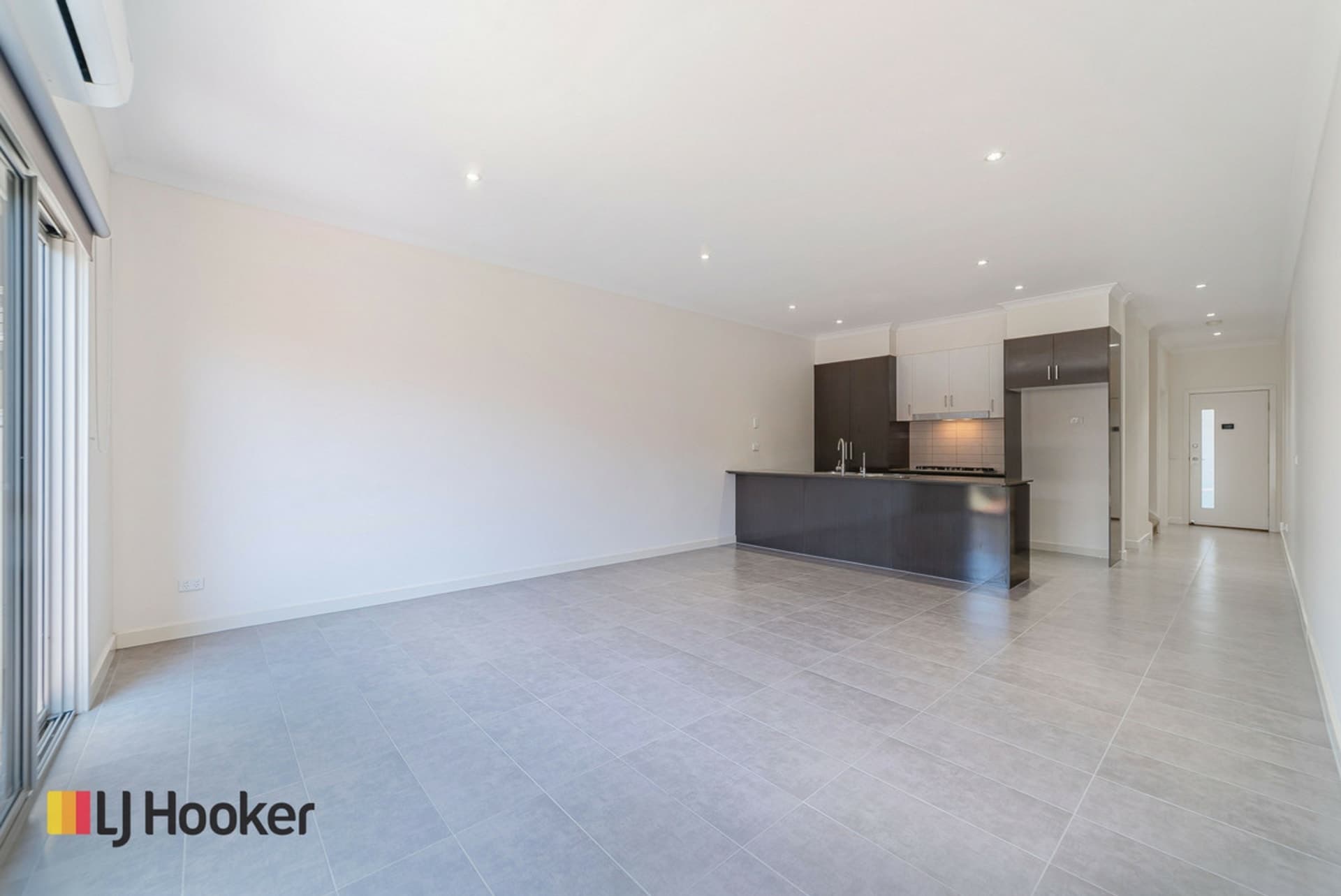 63 Clarendon Avenue Craigieburn VIC, Craigieburn - Thumbnail 6