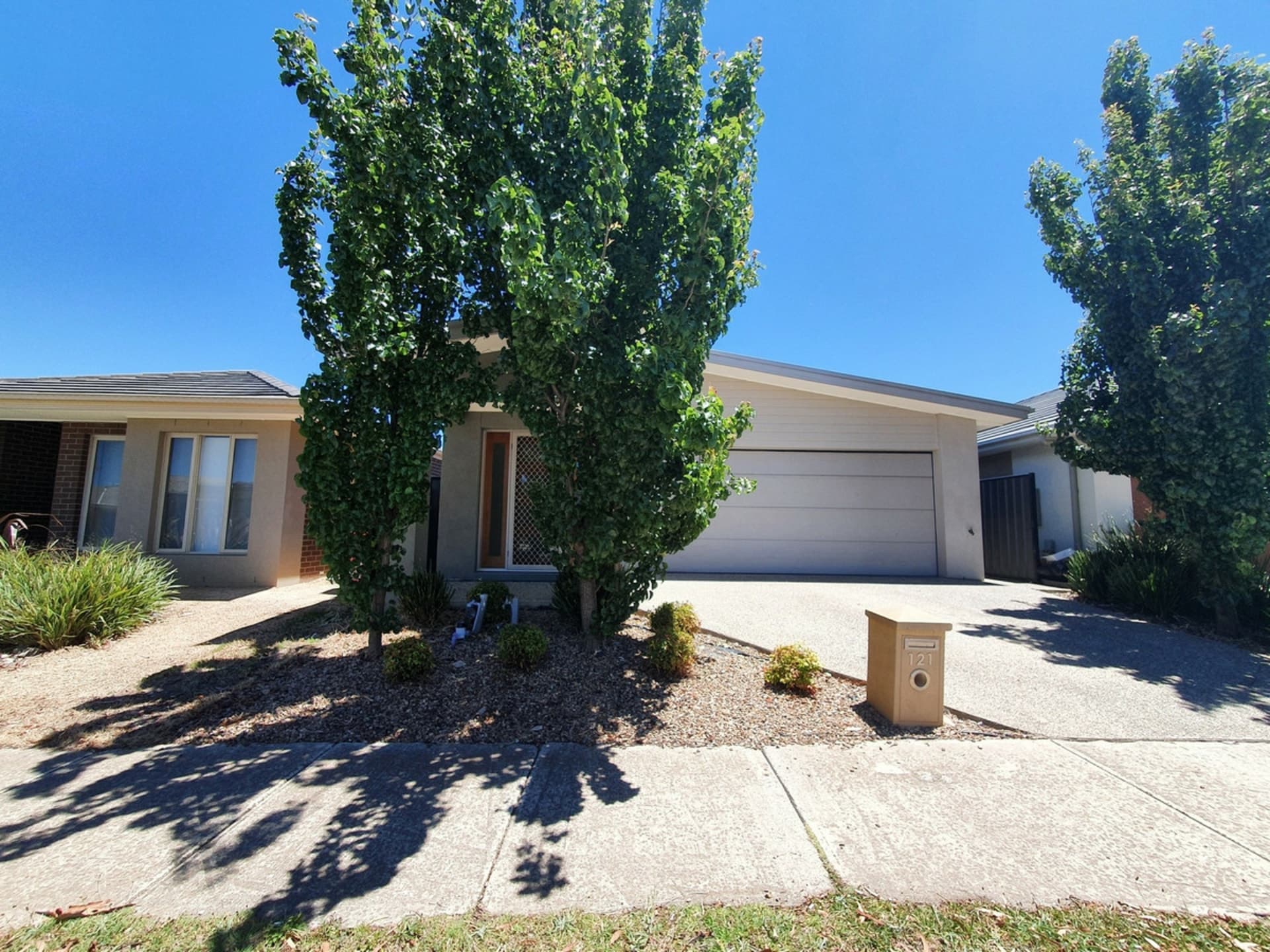 121 Moor Park Drive Craigieburn VIC, Craigieburn - Thumbnail 2