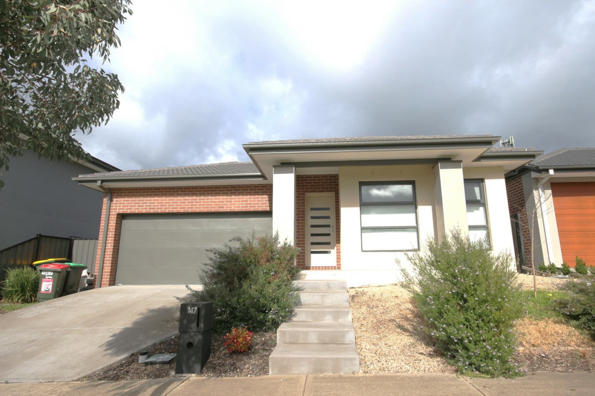 147 Fairways Boulevard Craigieburn VIC, Craigieburn - Thumbnail 2