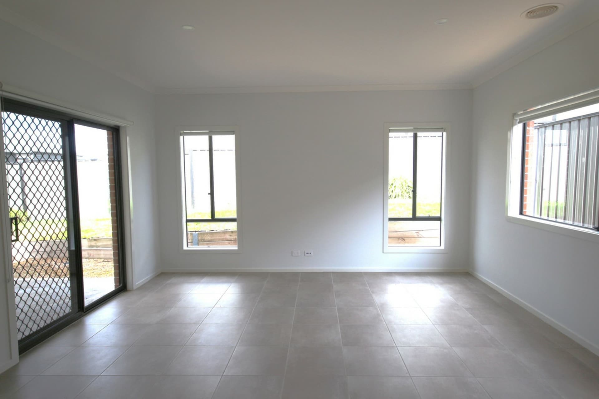 147 Fairways Boulevard Craigieburn VIC, Craigieburn - Thumbnail 4