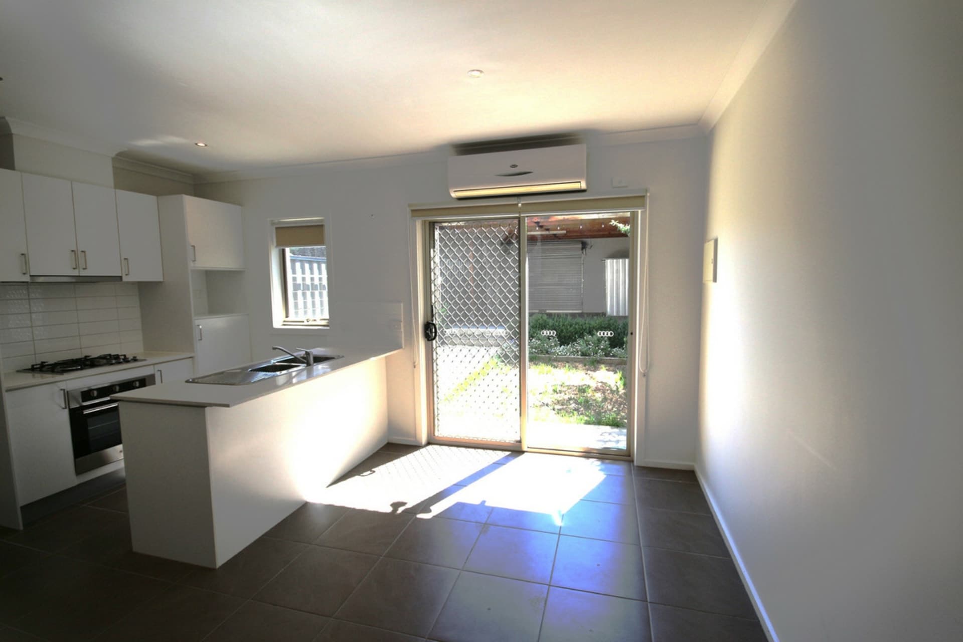 27/29 Ardsley Circuit Craigieburn VIC, Craigieburn - Thumbnail 4