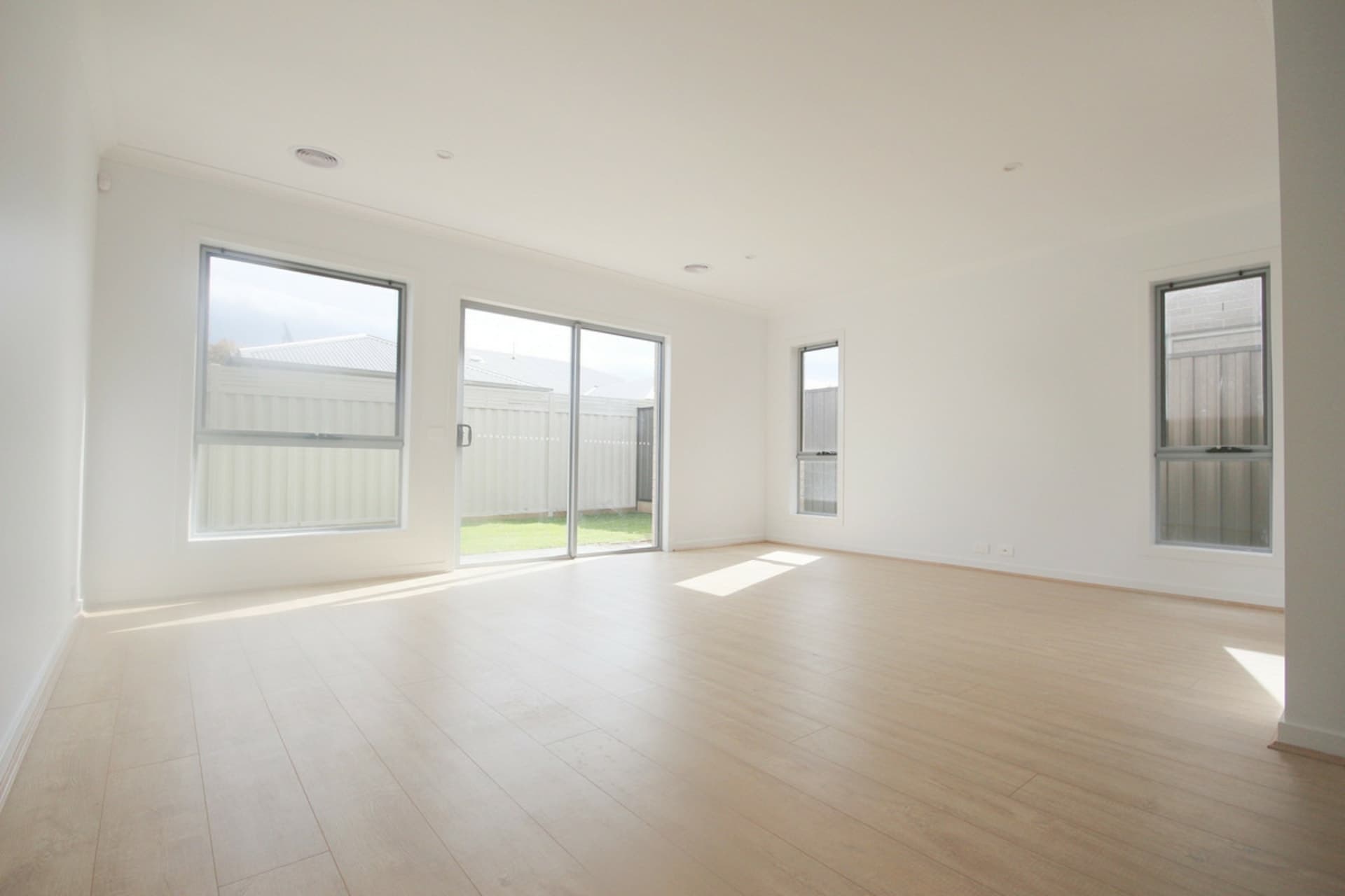 34 Merlin Street Craigieburn VIC, Craigieburn - Thumbnail 4