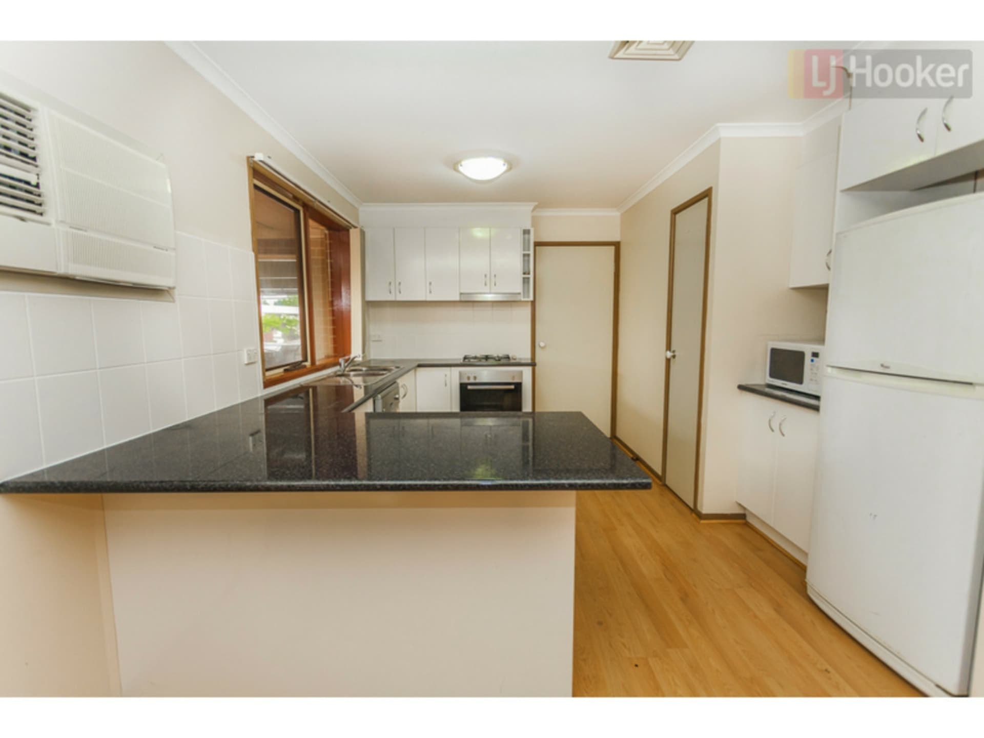 10 Crawley Court Craigieburn VIC, Craigieburn - Thumbnail 4