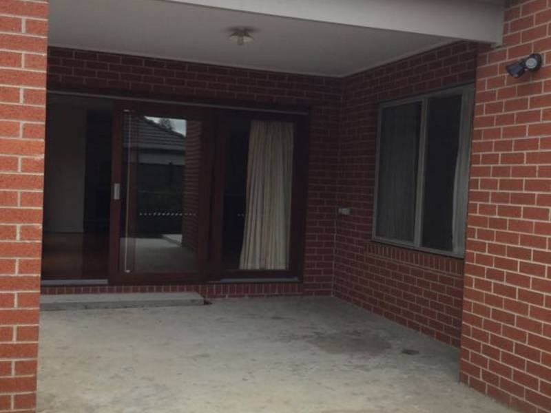 6 Fenland Street Craigieburn VIC, Craigieburn - Image 1