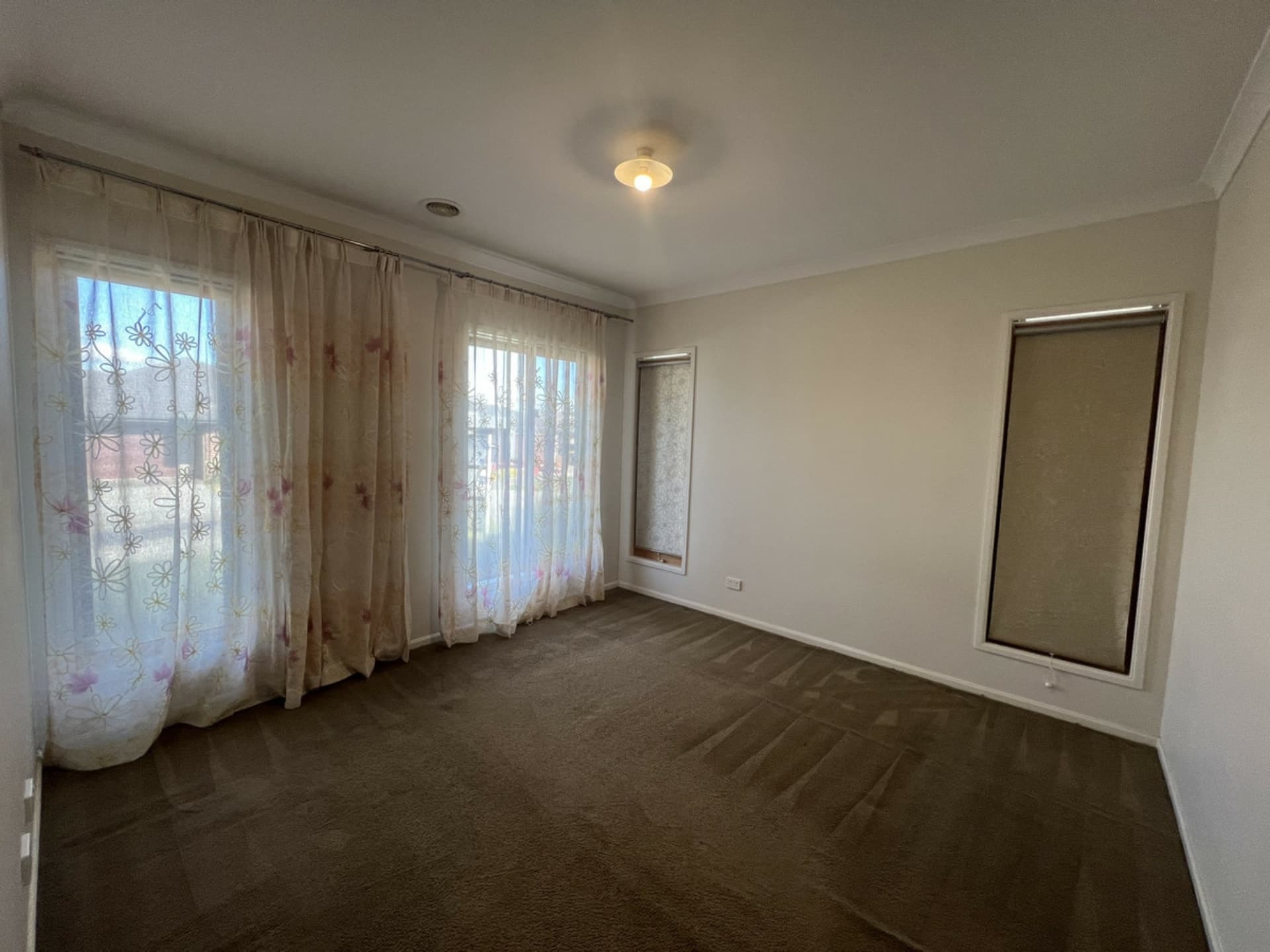 28 Oakgrove Drive Craigieburn VIC, Craigieburn - Thumbnail 3