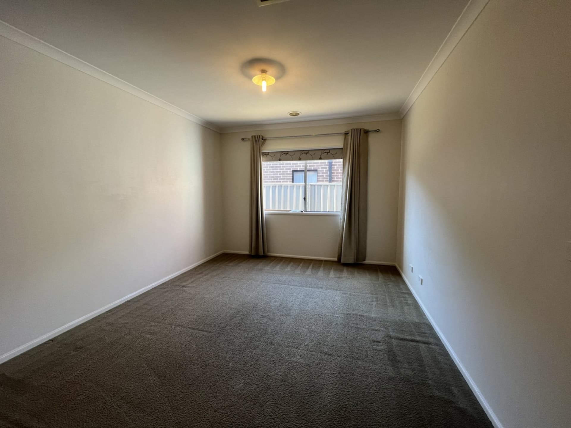 28 Oakgrove Drive Craigieburn VIC, Craigieburn - Thumbnail 4