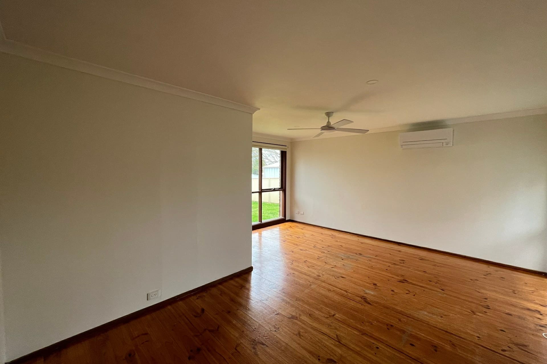 8 Martin Place Cranbourne VIC, Cranbourne - Thumbnail 5