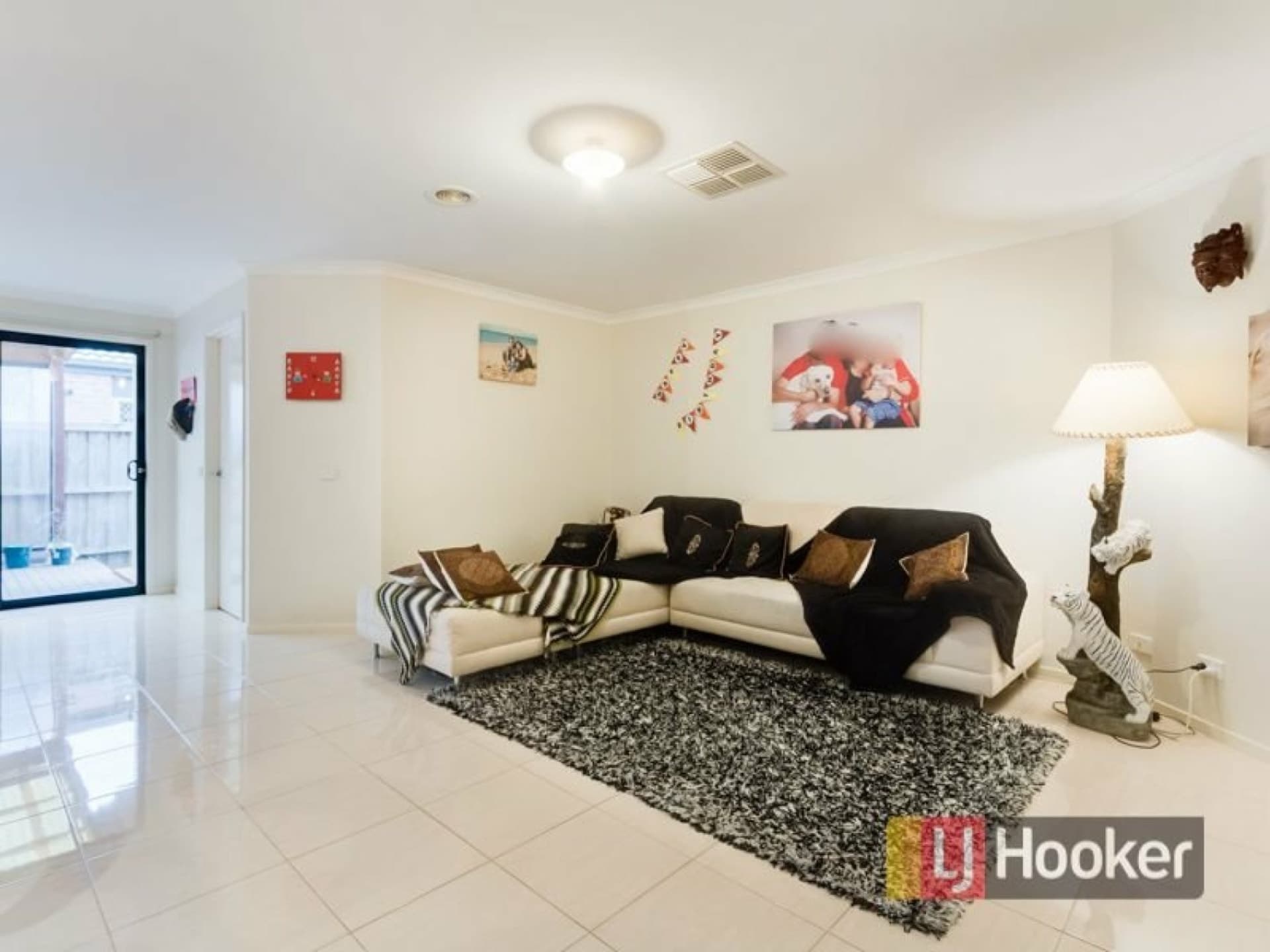 6 Flametree Circuit Cranbourne VIC, Cranbourne - Thumbnail 4