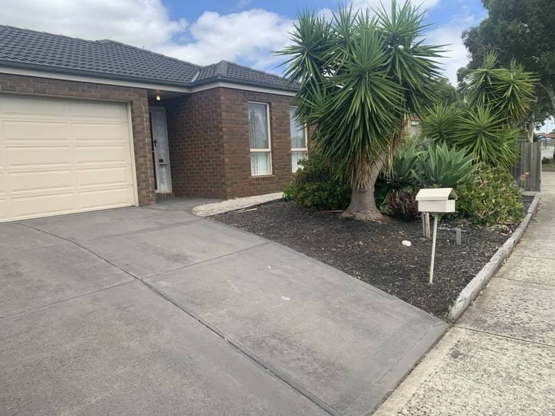 54 Bellarine Drive Cranbourne VIC, Cranbourne - Thumbnail 2