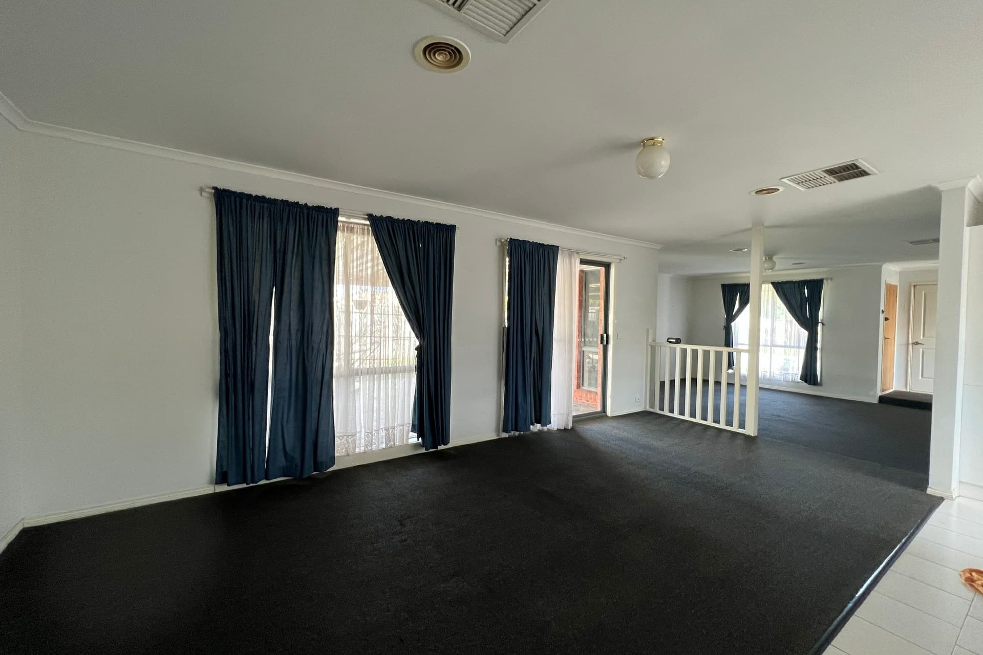 14 Alamanda Way Cranbourne VIC, Cranbourne North - Thumbnail 2