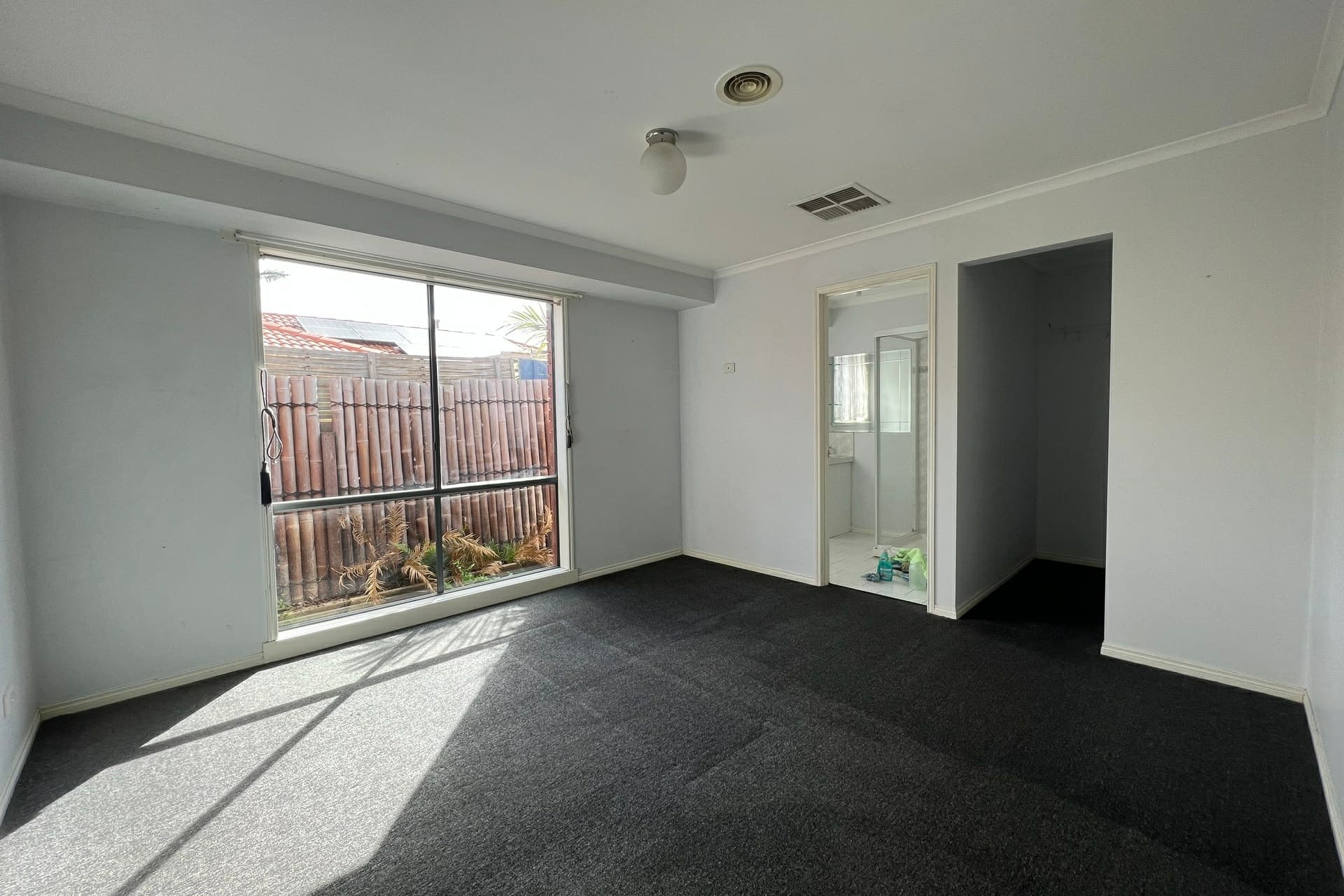 14 Alamanda Way Cranbourne VIC, Cranbourne North - Thumbnail 5