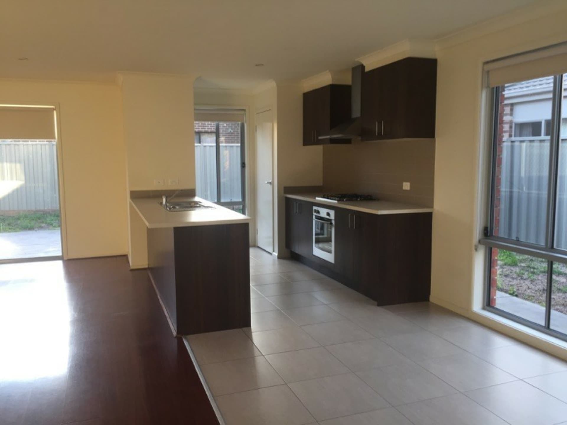 302 Casey Fields Boulevard Cranbourne VIC, Cranbourne East - Thumbnail 4