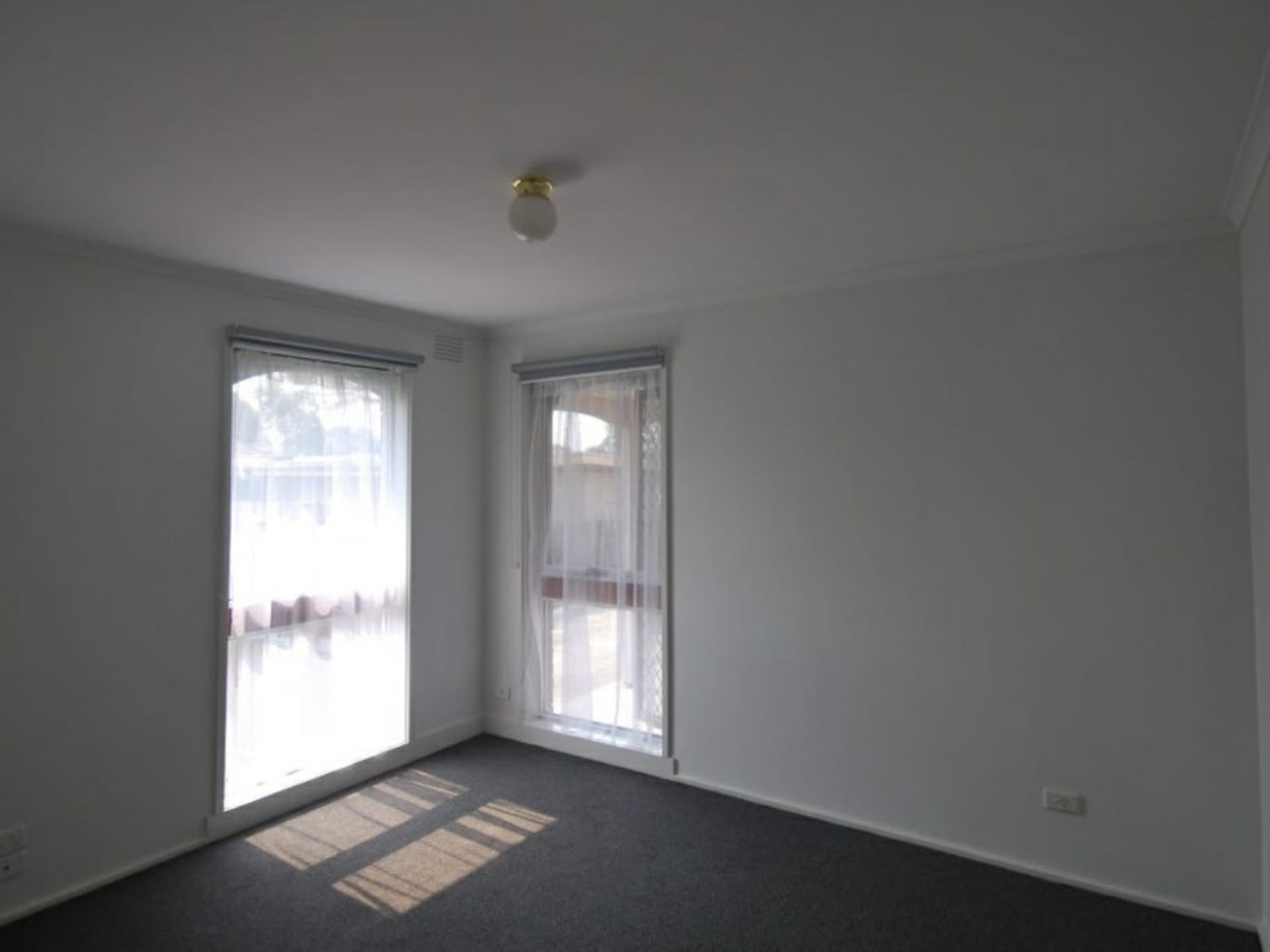 2/128 Camms Road Cranbourne VIC, Cranbourne - Thumbnail 3