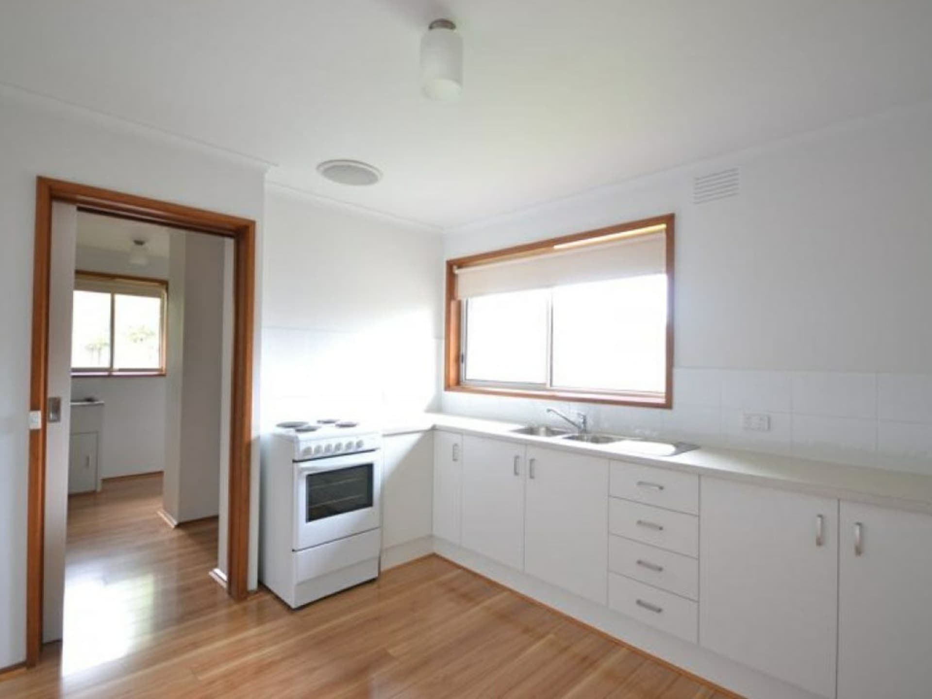 1/128 Camms Road Cranbourne VIC, Cranbourne - Thumbnail 4