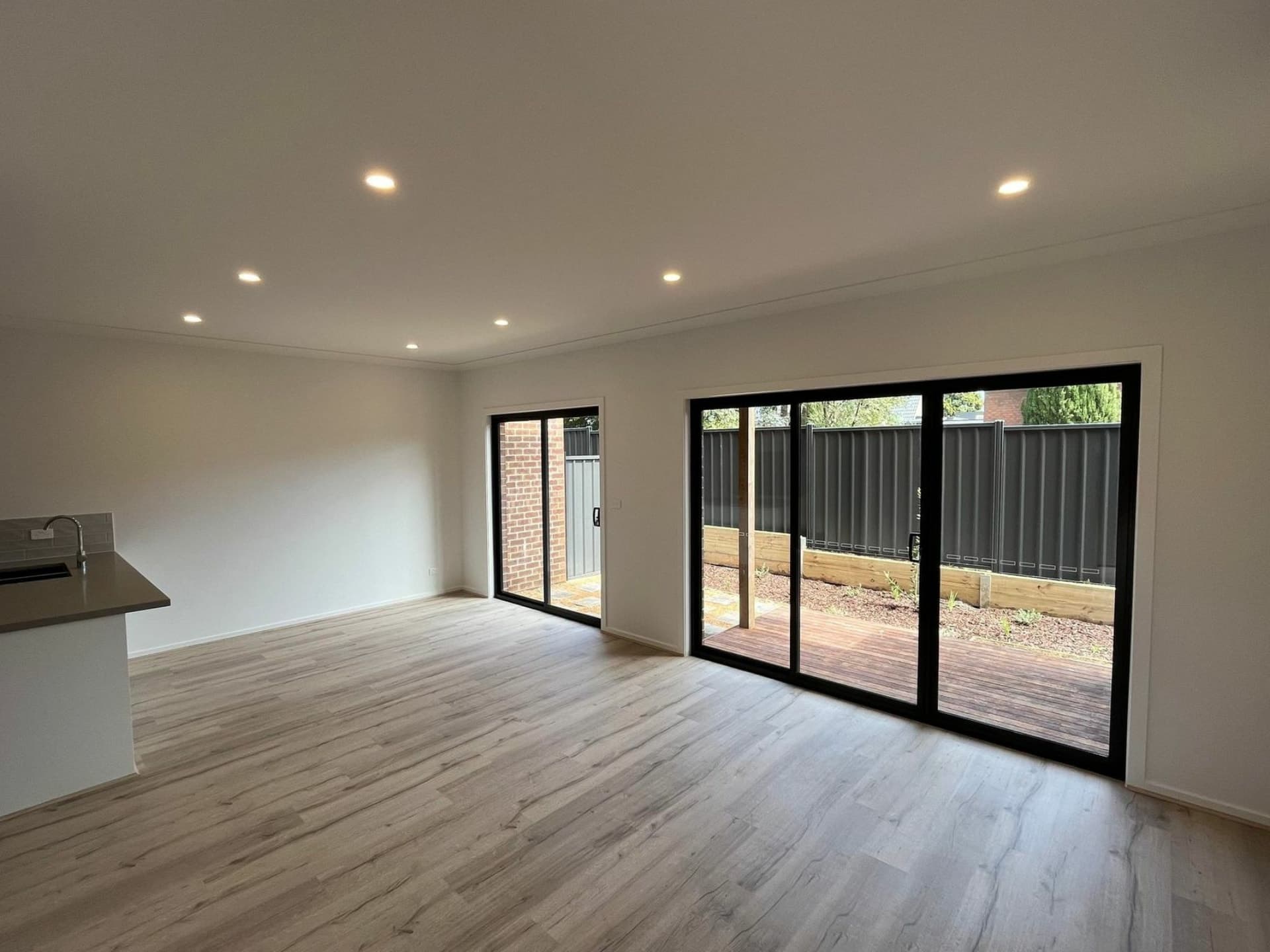 1/12 Brunt Street Cranbourne VIC, Cranbourne - Thumbnail 3