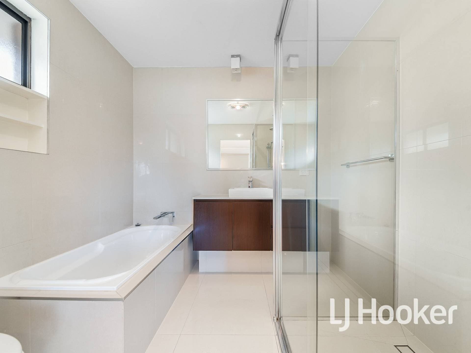 4 Rosalie Avenue Cranbourne VIC, Cranbourne - Thumbnail 2