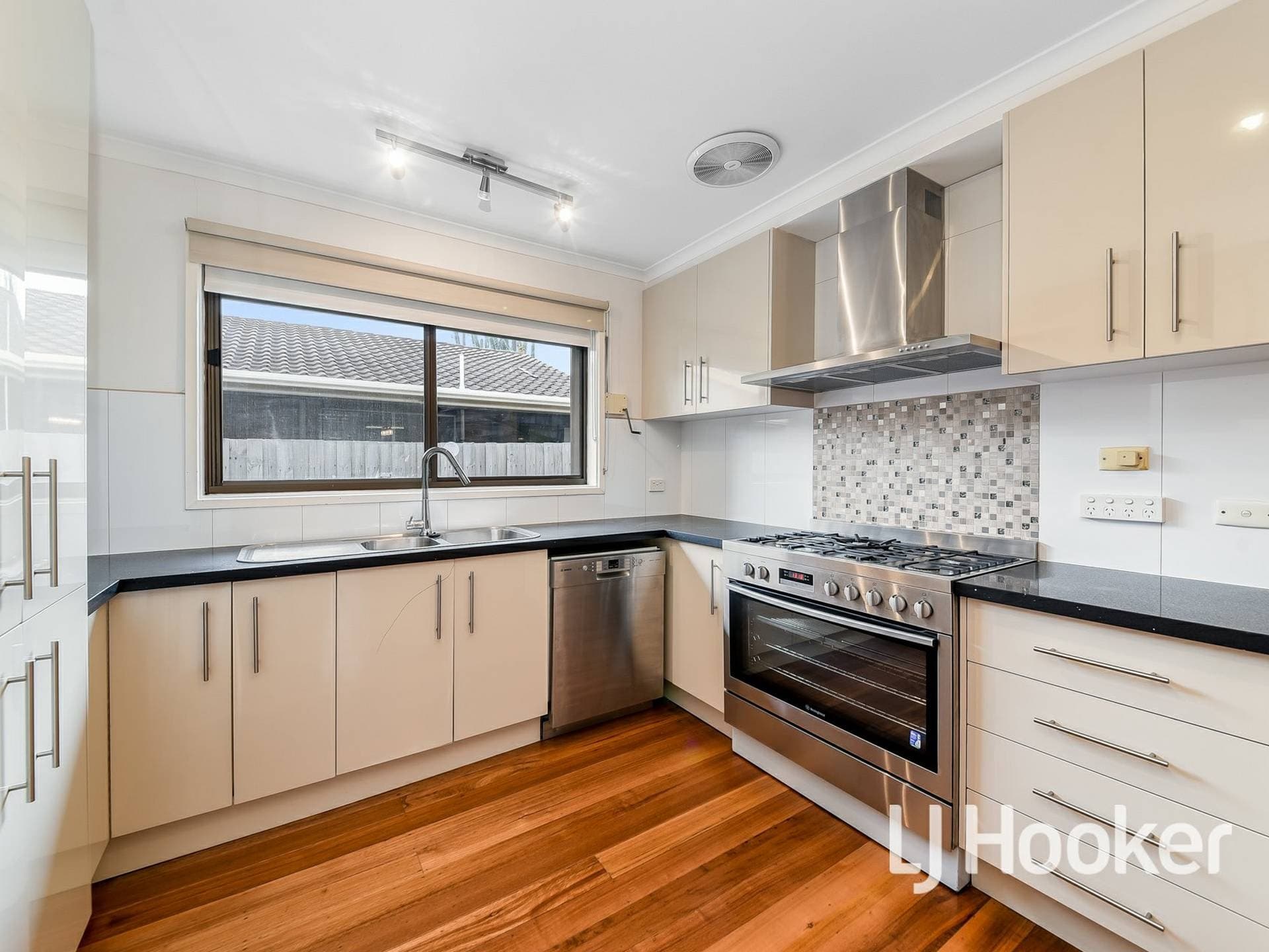 4 Rosalie Avenue Cranbourne VIC, Cranbourne - Thumbnail 8