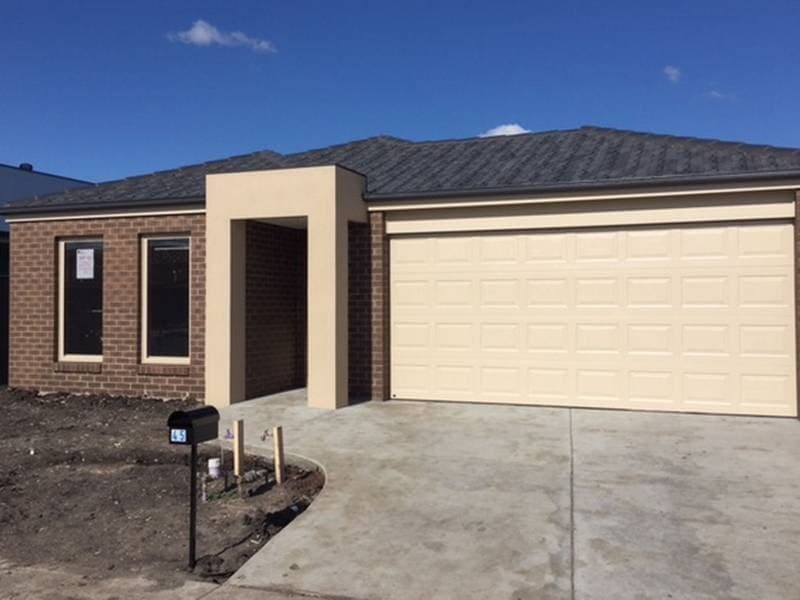 45 Elmslie drive Cranbourne East VIC, Cranbourne East - Thumbnail 2