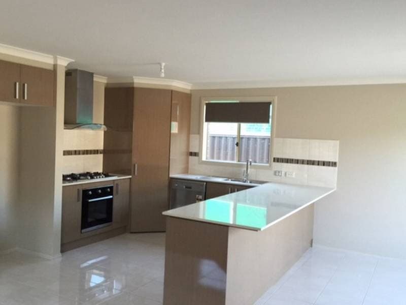 45 Elmslie drive Cranbourne East VIC, Cranbourne East - Thumbnail 3