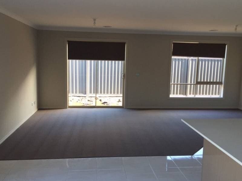 45 Elmslie drive Cranbourne East VIC, Cranbourne East - Thumbnail 4
