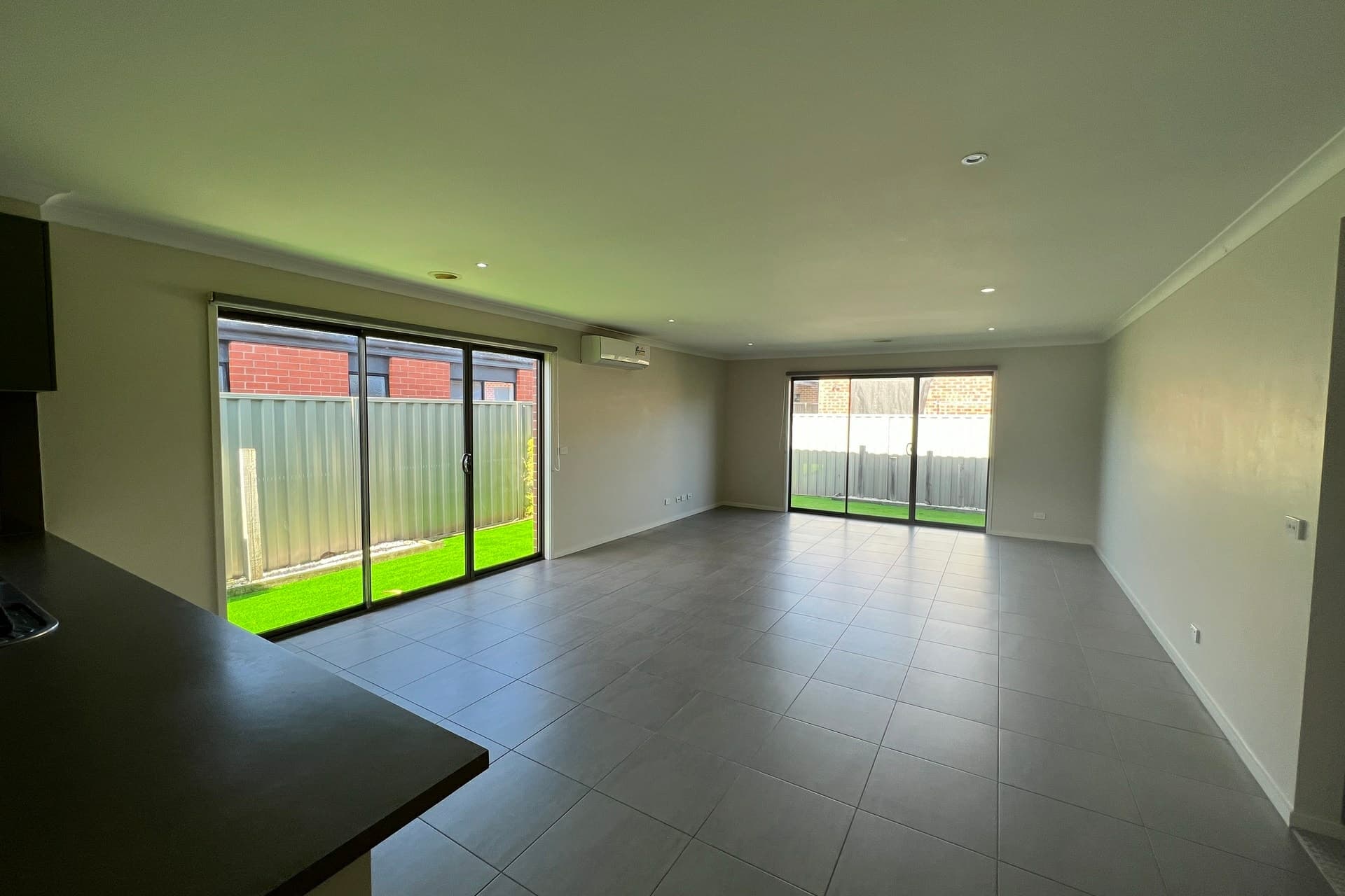127 Scotsdale Drive Cranbourne East VIC, Cranbourne East - Thumbnail 4