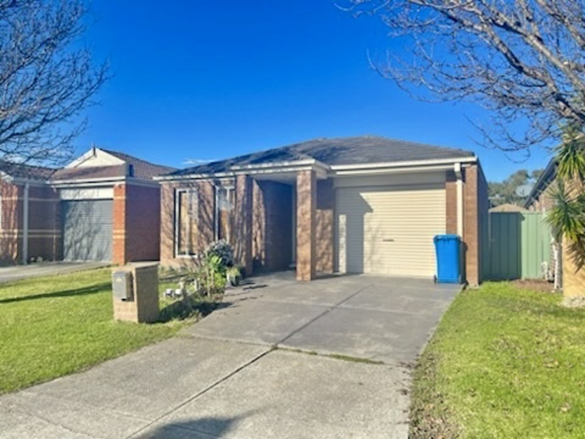 23 Mossman Drive Cranbourne East VIC, Cranbourne East - Thumbnail 2