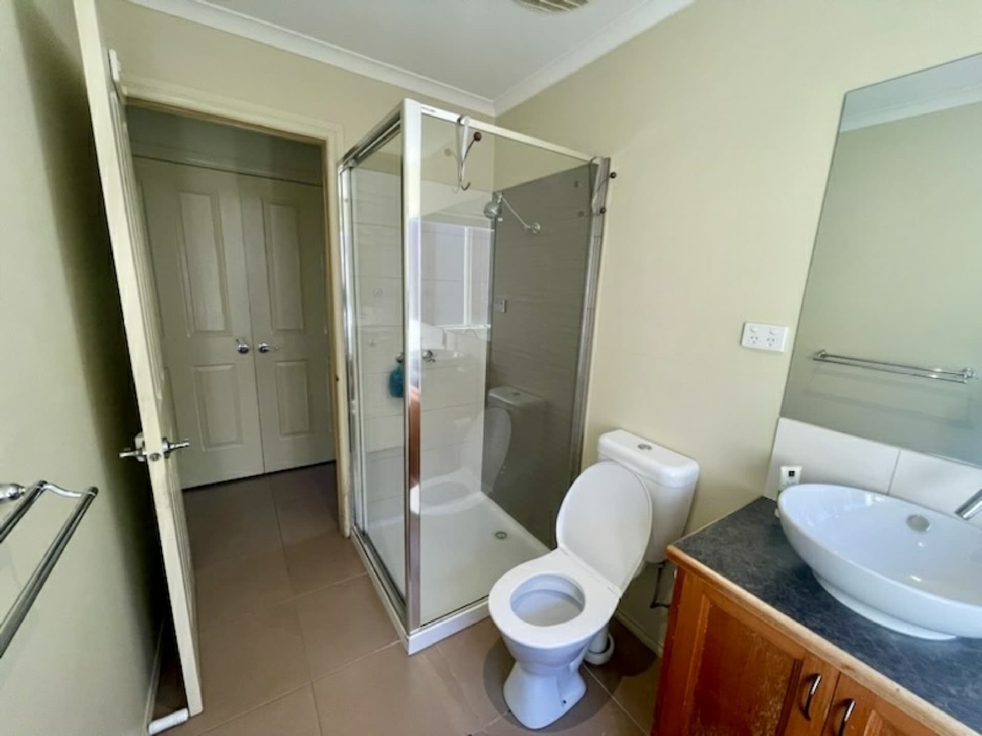 23 Mossman Drive Cranbourne East VIC, Cranbourne East - Thumbnail 6