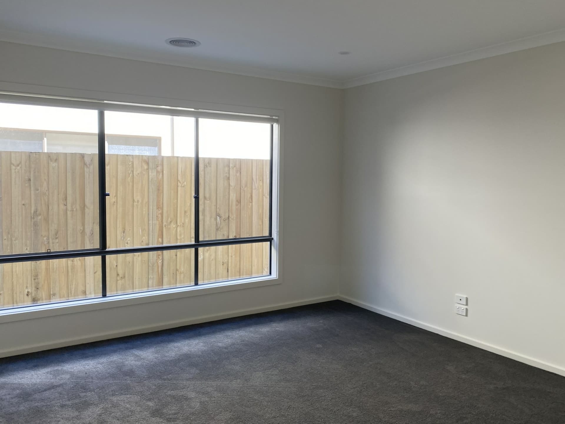 5 Camaro Drive Cranbourne East VIC, Cranbourne East - Thumbnail 3