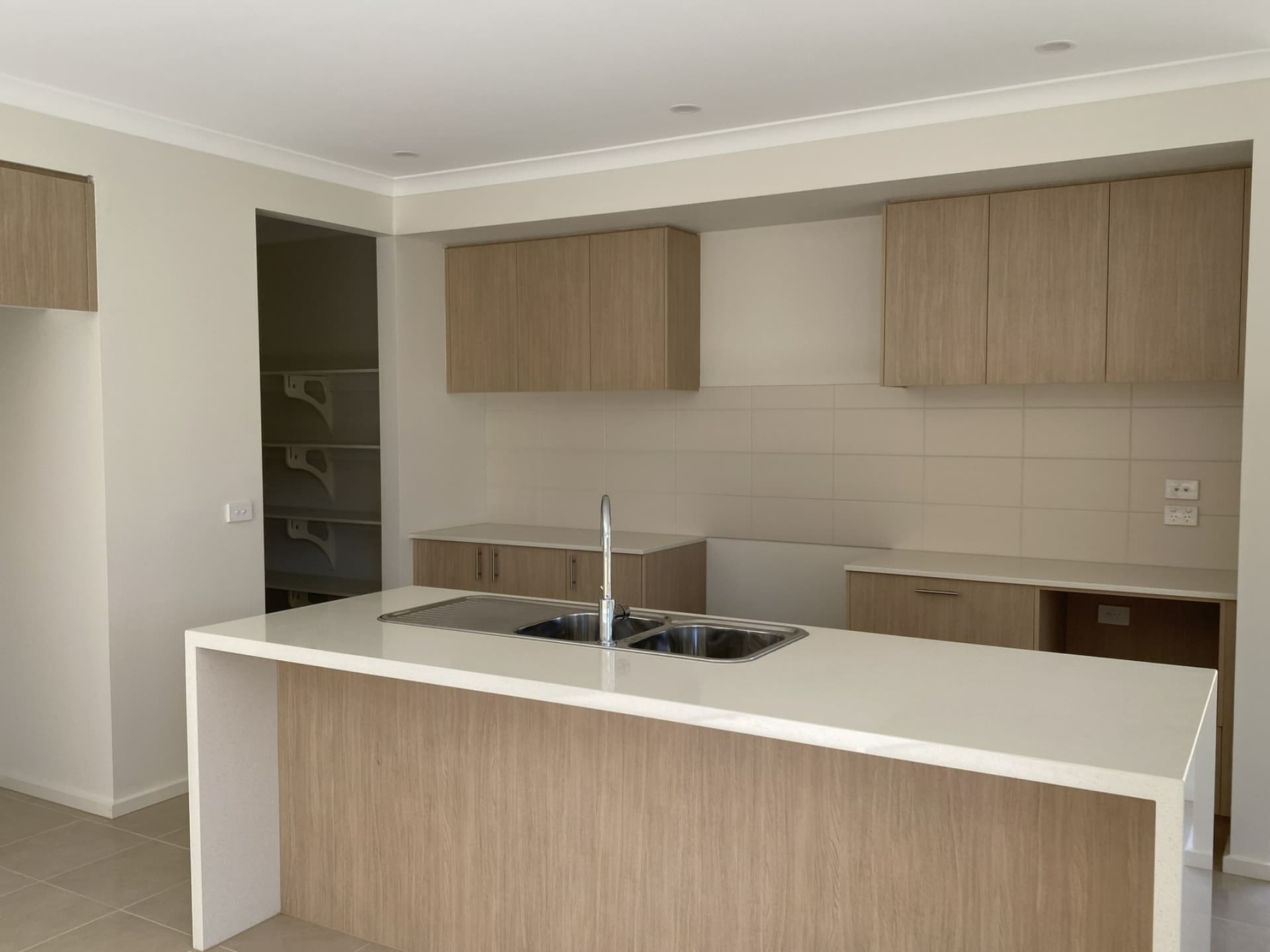 5 Camaro Drive Cranbourne East VIC, Cranbourne East - Thumbnail 5