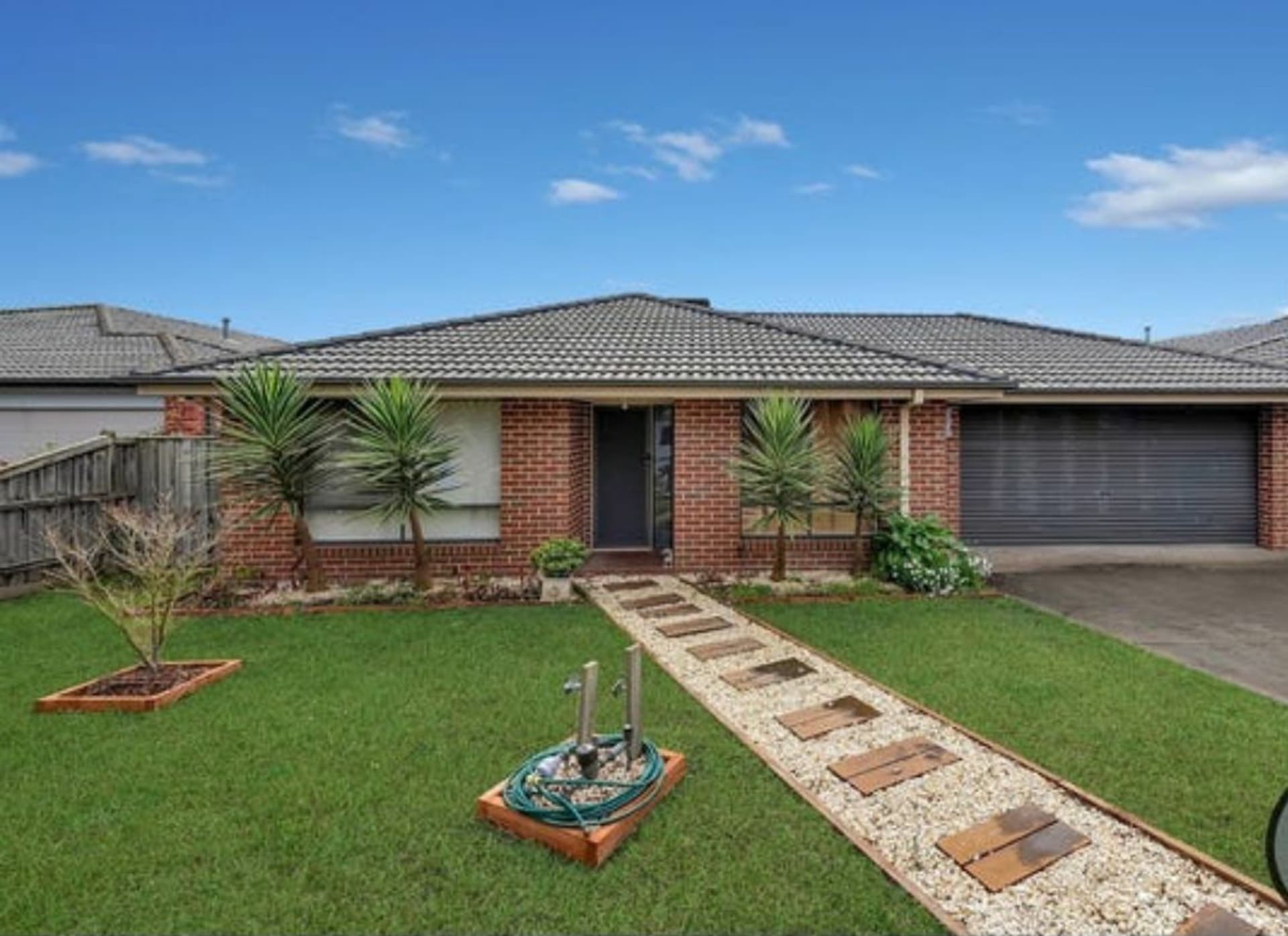 14 Thunderbolt Drive Cranbourne East VIC, Cranbourne East - Thumbnail 2