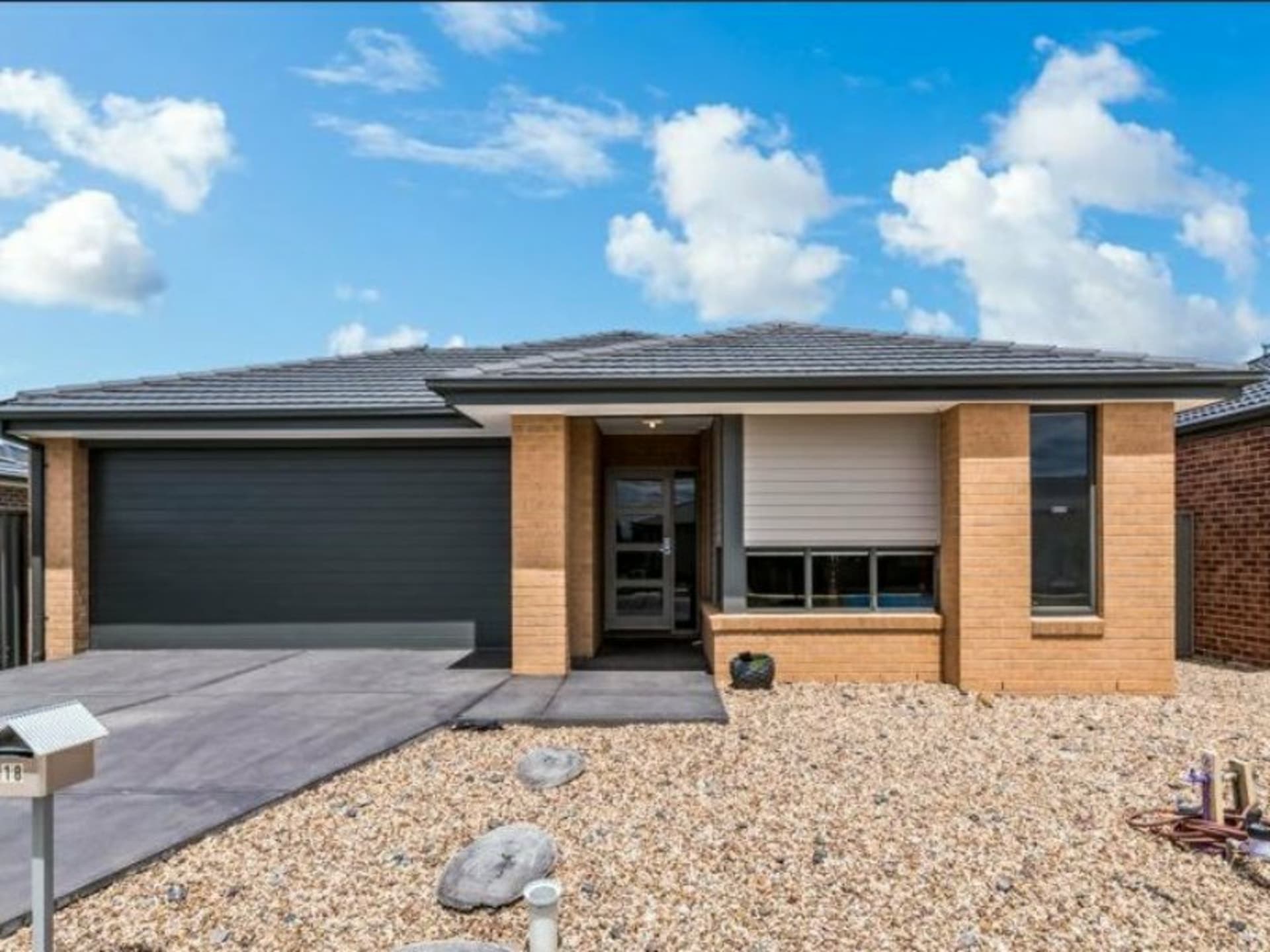 18 Cortula Road Cranbourne East VIC, Cranbourne East - Thumbnail 2