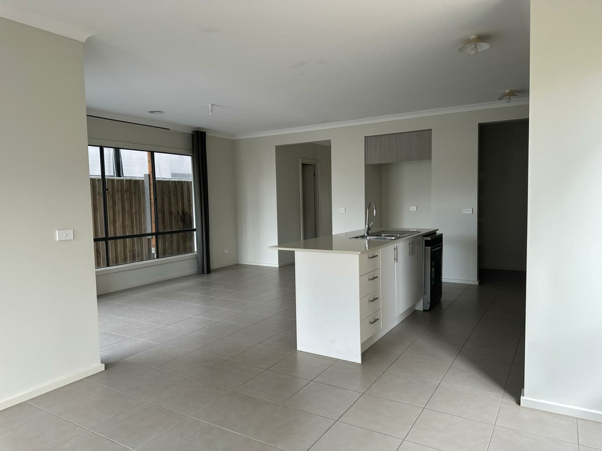 4 Aayana Street Cranbourne East VIC, Cranbourne East - Thumbnail 3