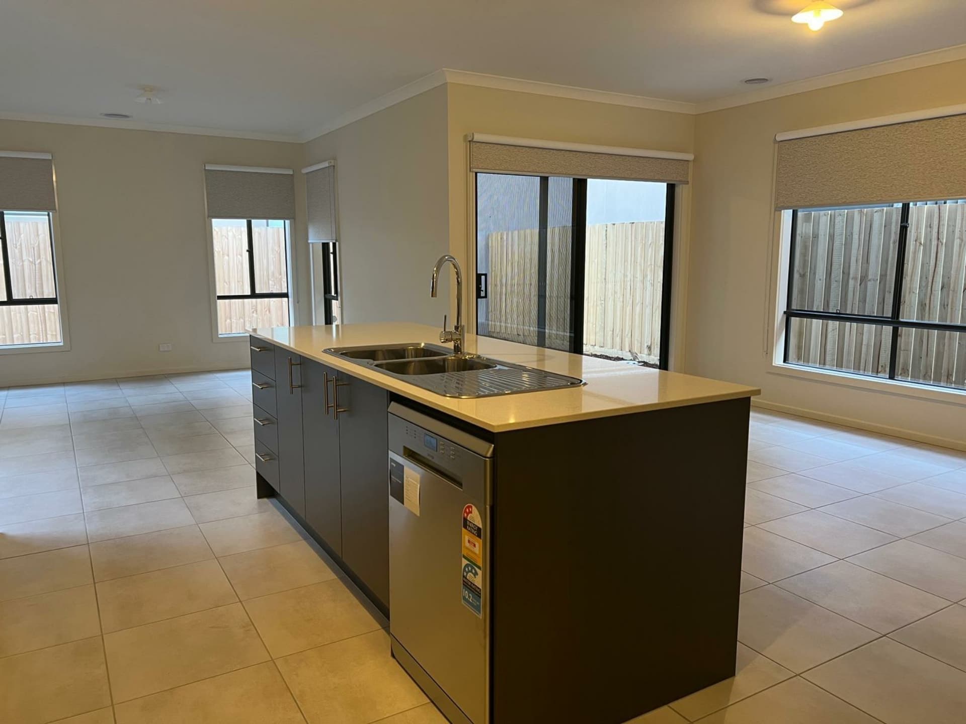 4 Maserati Way Cranbourne East VIC, Cranbourne East - Thumbnail 3