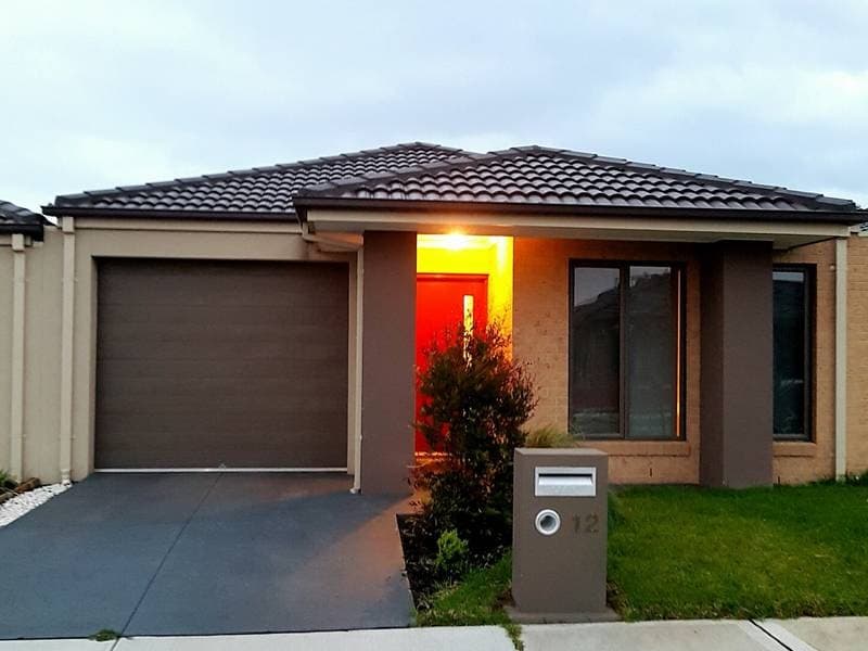 12 Canmore Street Cranbourne East VIC, Cranbourne East - Thumbnail 2