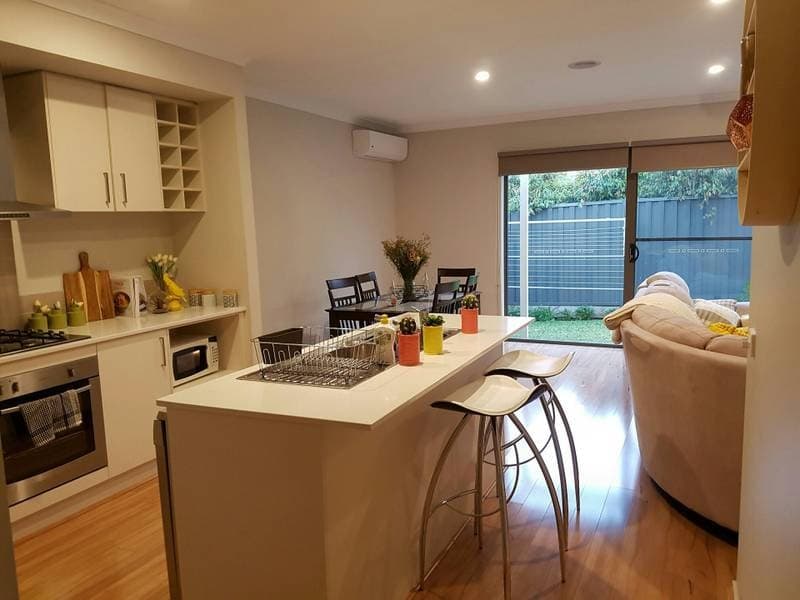 12 Canmore Street Cranbourne East VIC, Cranbourne East - Thumbnail 3