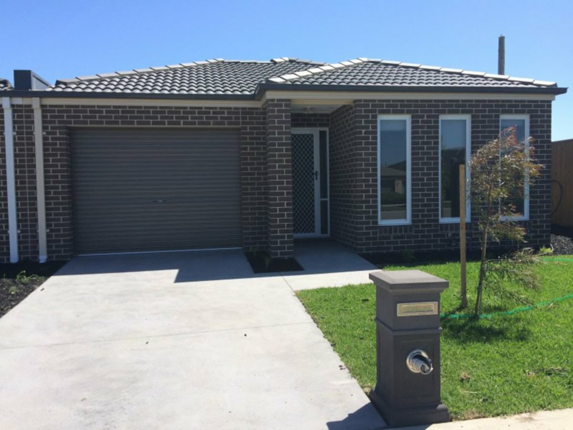 11 Bibury Street Cranbourne North VIC, Cranbourne North - Image 1