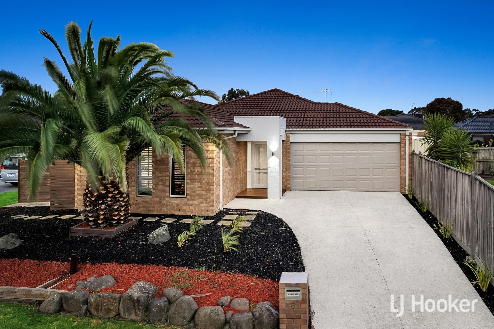 8 Suffolk Court Cranbourne North VIC, Cranbourne North - Thumbnail 2