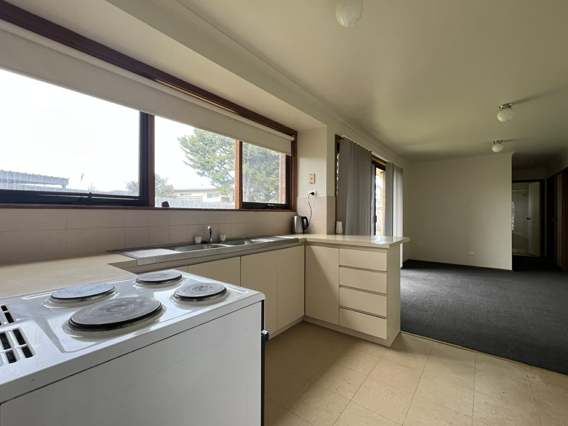 39 Josephine Avenue Cranbourne North VIC, Cranbourne North - Thumbnail 2