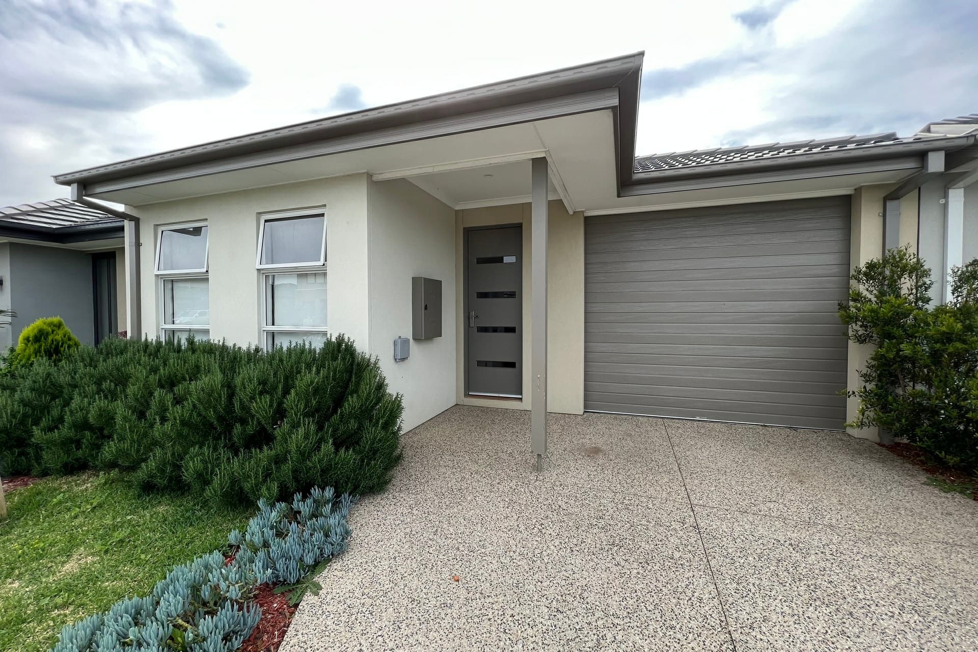 10 Diplomat Crescent Cranbourne South VIC, Cranbourne South - Image 1