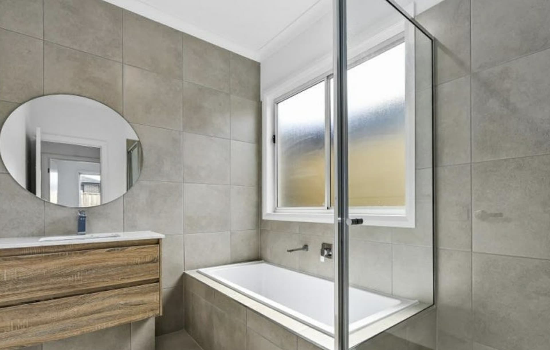10 Diplomat Crescent Cranbourne South VIC, Cranbourne South - Thumbnail 3