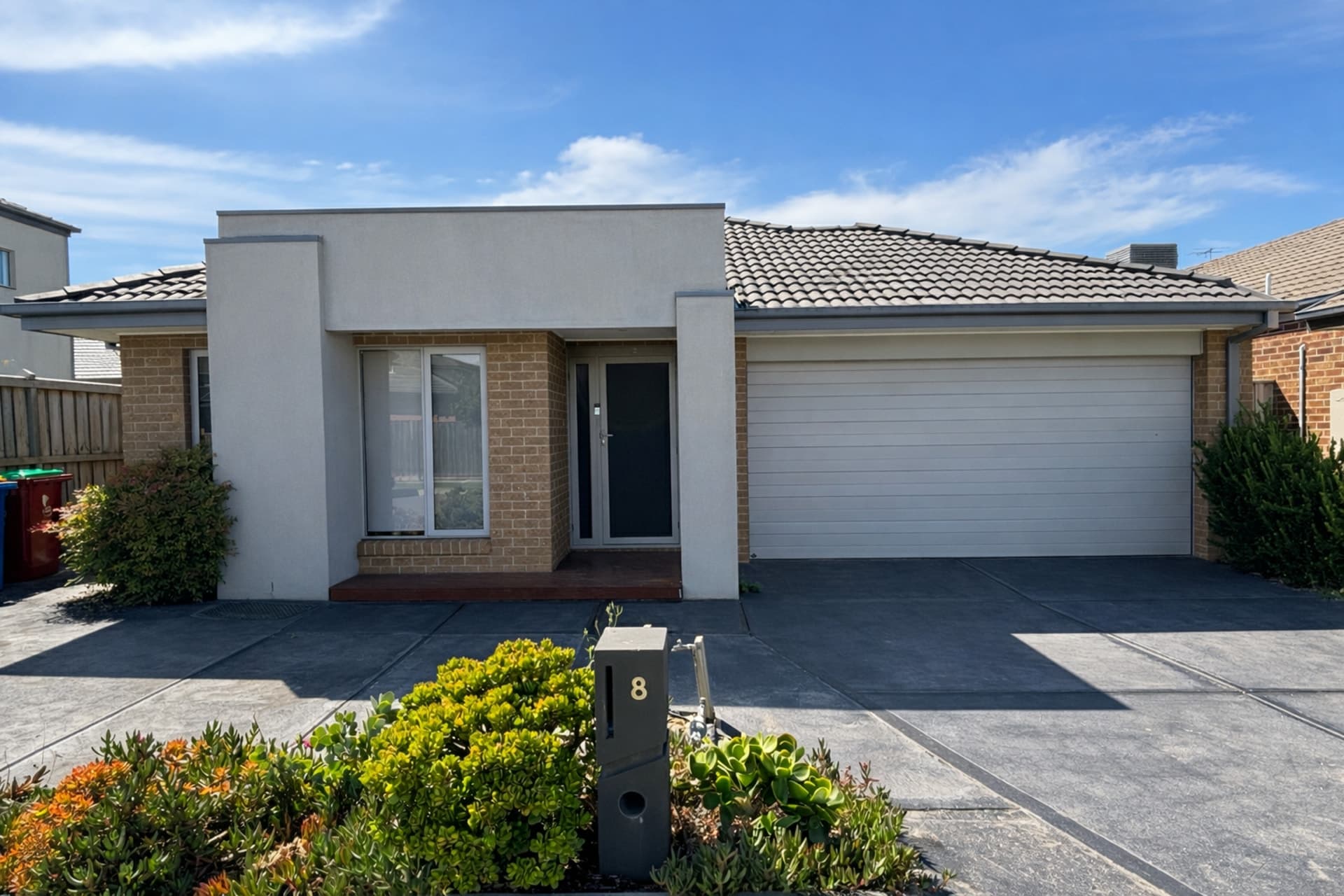 8 Matisse Street Cranbourne West VIC, Cranbourne West - Image 1