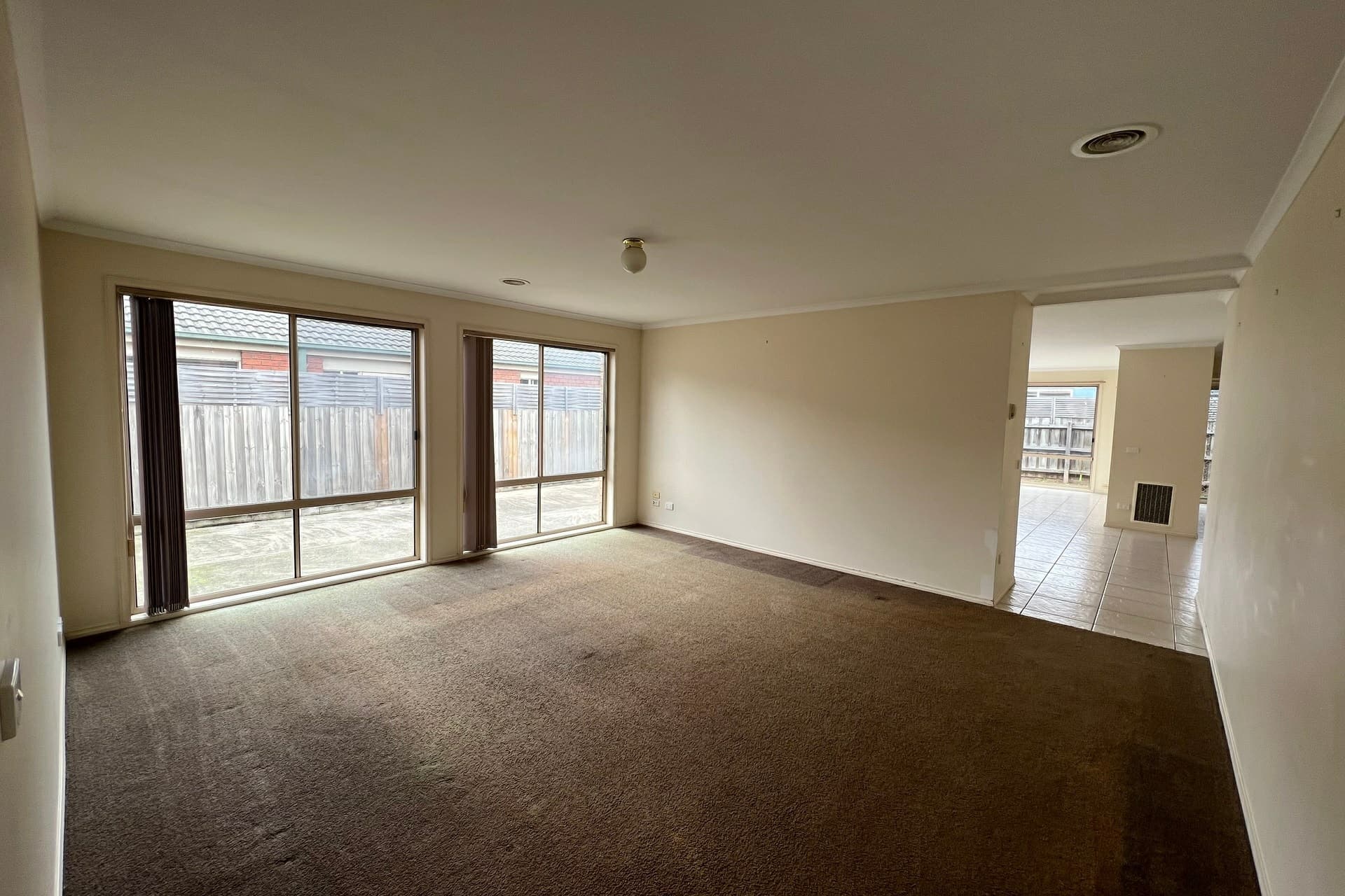 17 Fairhaven Boulevard Cranbourne West VIC, Cranbourne West - Thumbnail 2