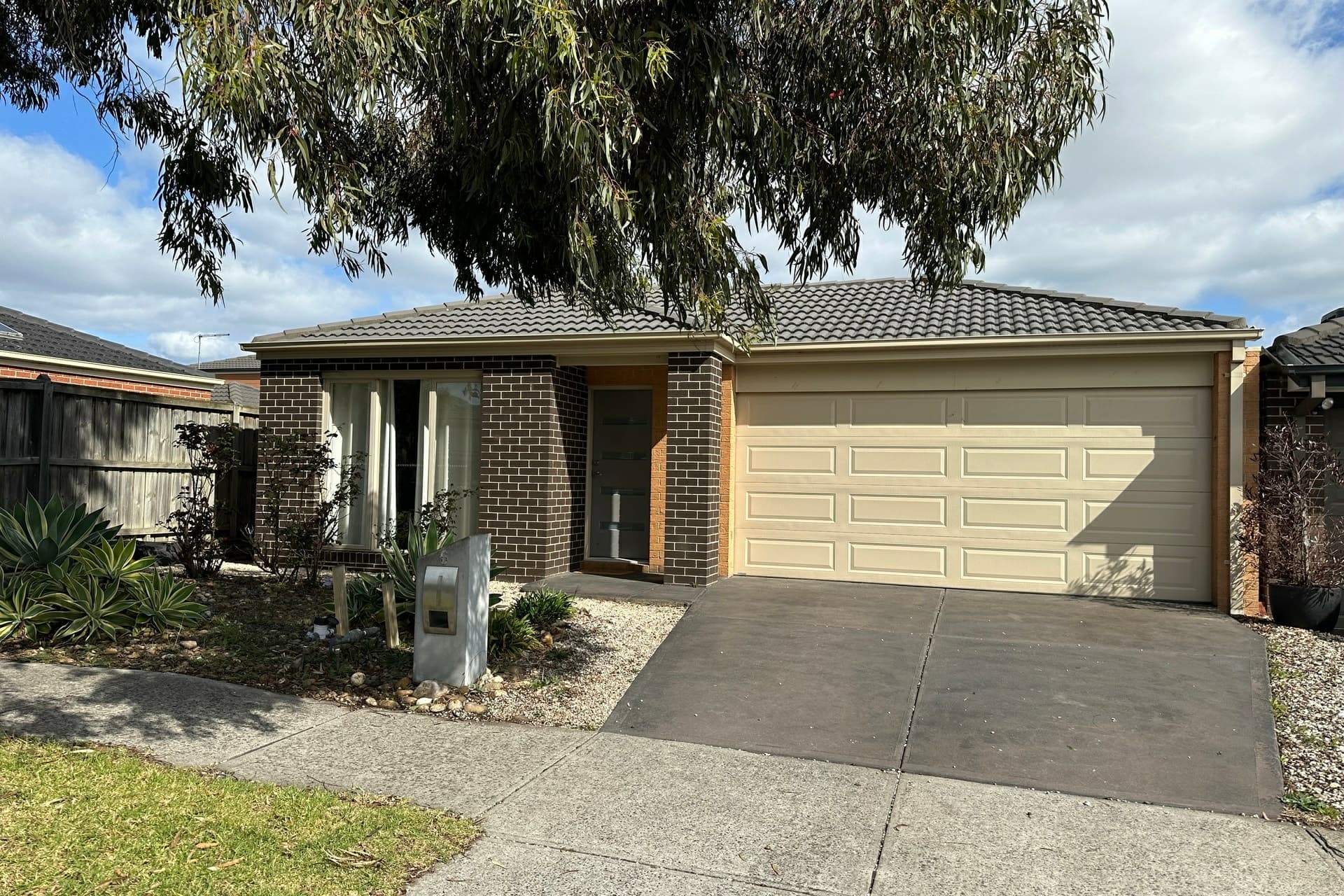 6 Red Poll Road Cranbourne West VIC, Cranbourne West - Thumbnail 2